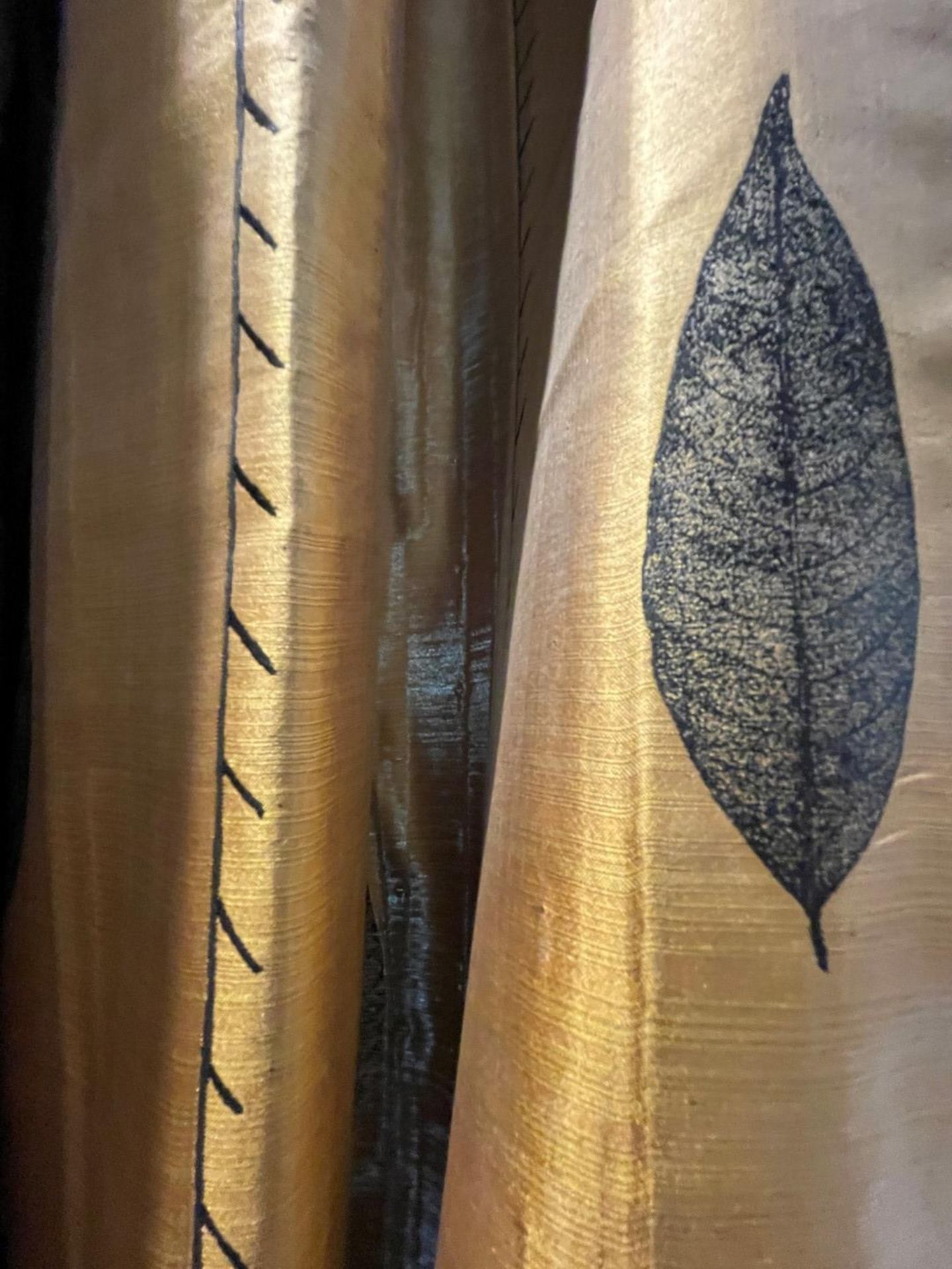 3 x Sets Of Bespoke Premium Quality Lined Curtains In Gold With A Leaf Design - 285cm Drop - Image 12 of 20