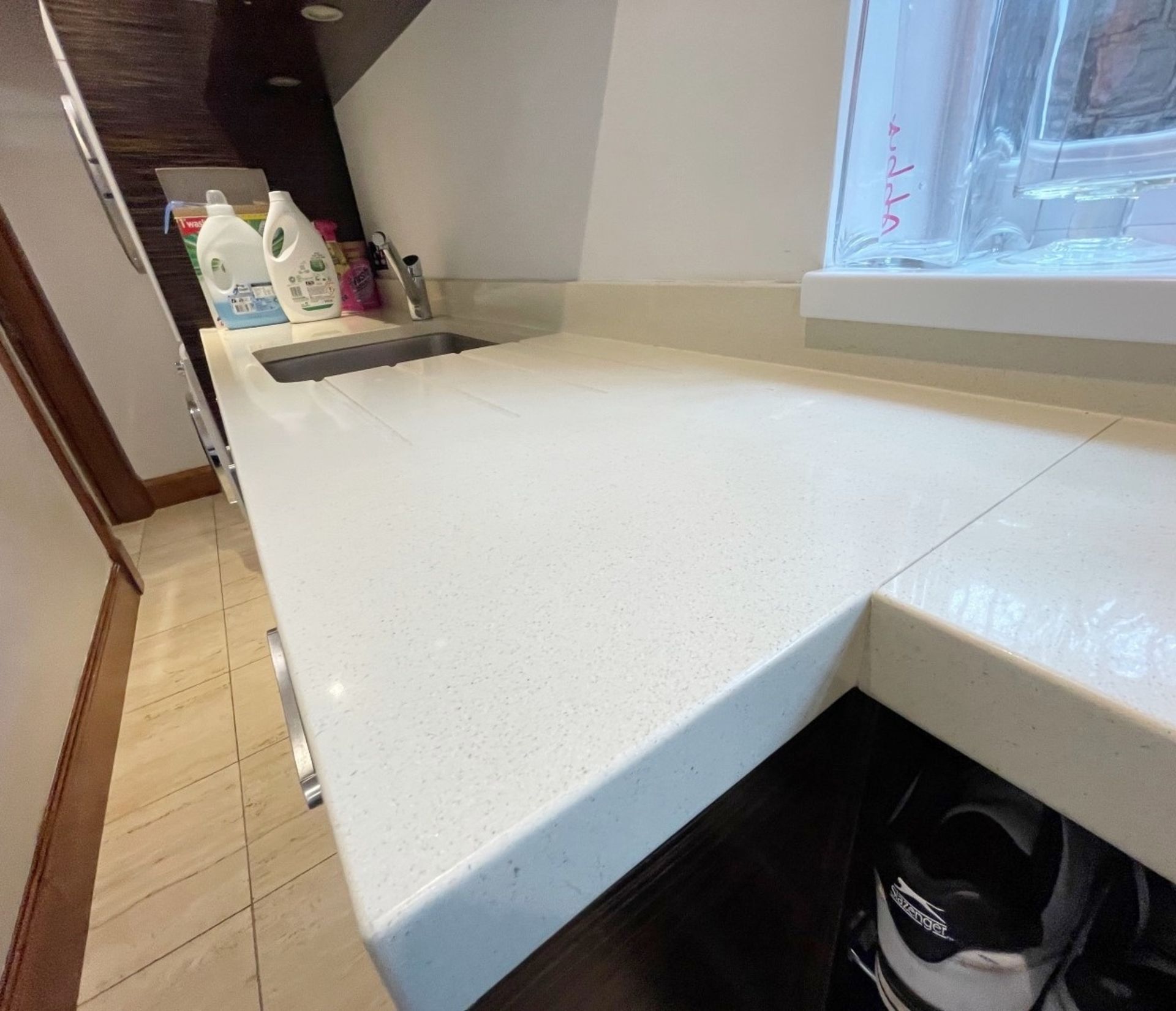 1 x Bespoke Fitted Mowlem & Co Utility Room - Includes Storage Cabinets, Sink And Granite Worktops - - Image 22 of 28