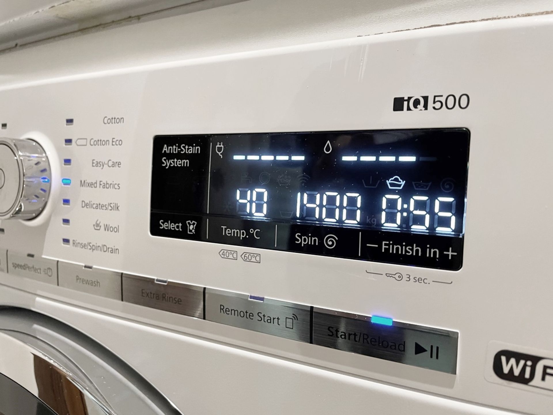 1 x Siemens IQ-500 Integrated 8Kg Washing Machine with 1400 rpm - White - C Rated - Image 3 of 4