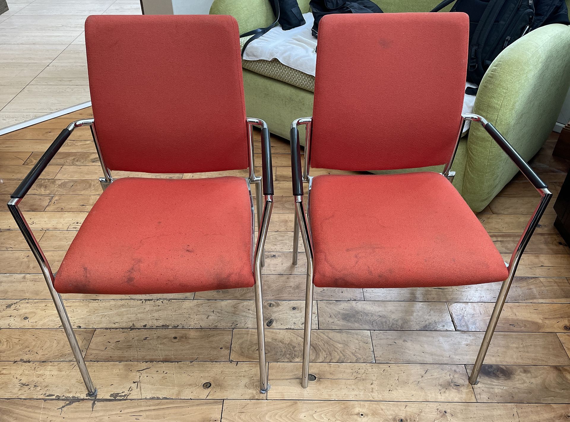 A Pair Of CARLO Stacking Chairs With Arms In Chromed Steel - NO VAT ON THE HAMMER - Image 4 of 8