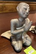 1 x Medium Kneeling Buddha Statue - 32cm High - Ref: SGV114 - CL672 - Location: Newcastle upon
