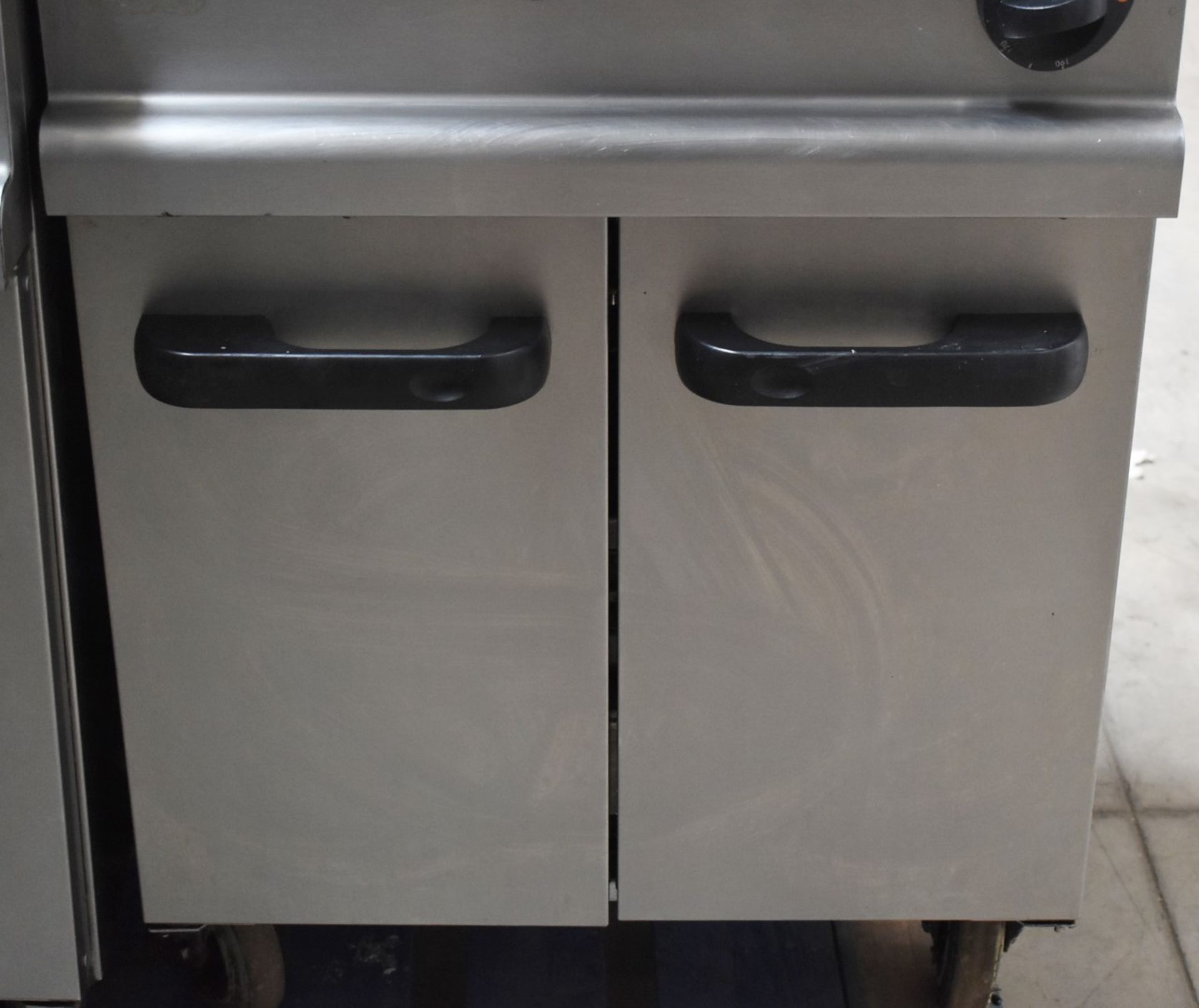 1 x Lincat Opus 700 OE7113 Single Large Tank Electric Fryer With Built In Filteration - 240V / 3PH P - Image 2 of 12