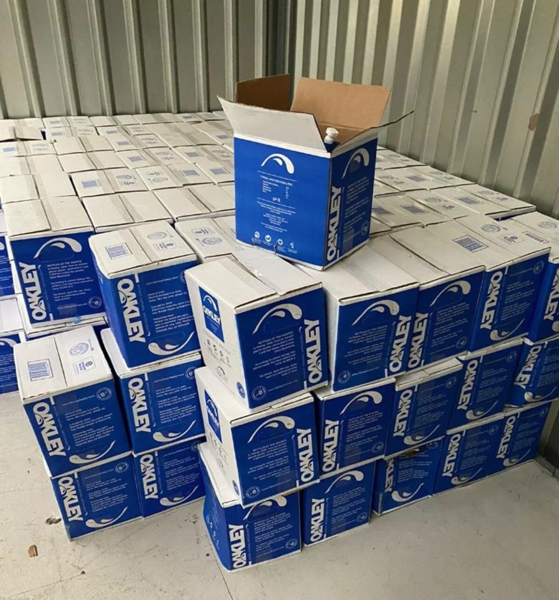 50 x Boxes of Oakley Artisan Water - Best Before Dec 2021 - 12 Packs in Each Box - Includes 600