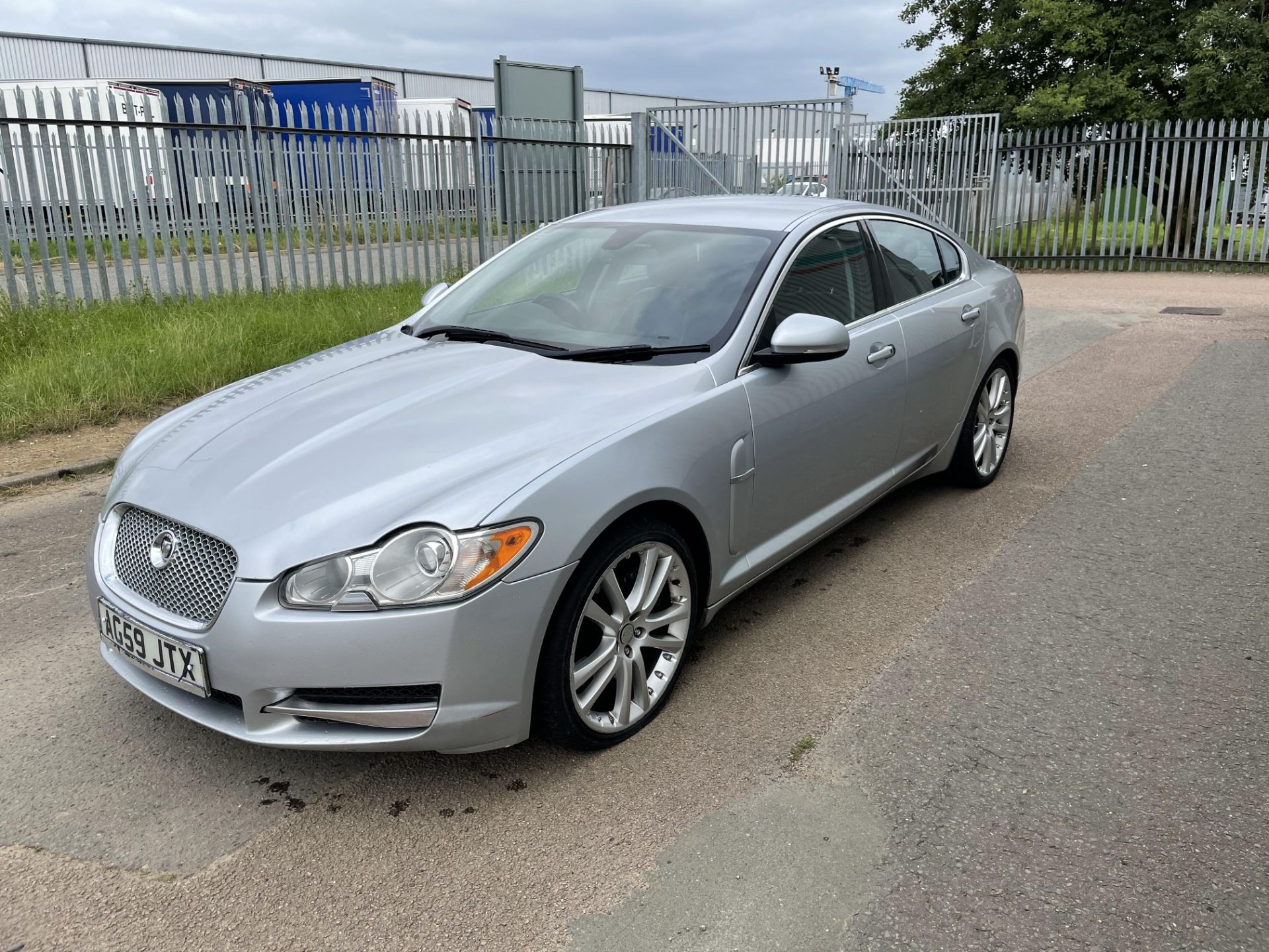 2010 Jaguar XF S Premium Luxury V6 A 5dr Saloon Silver - CL505 - NO VAT ON THE HAMMER - Location: - Image 6 of 12