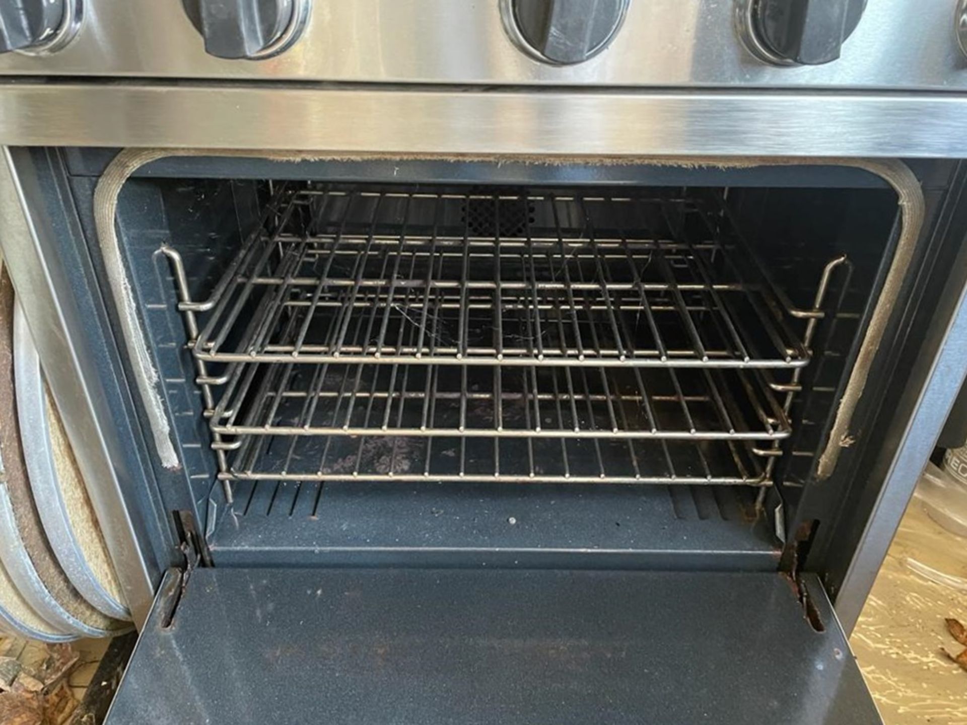 1 x Viking Professional 4 Burner Range Cooker With Gas Convection Oven - CL667 - Location: Brighton, - Image 3 of 5