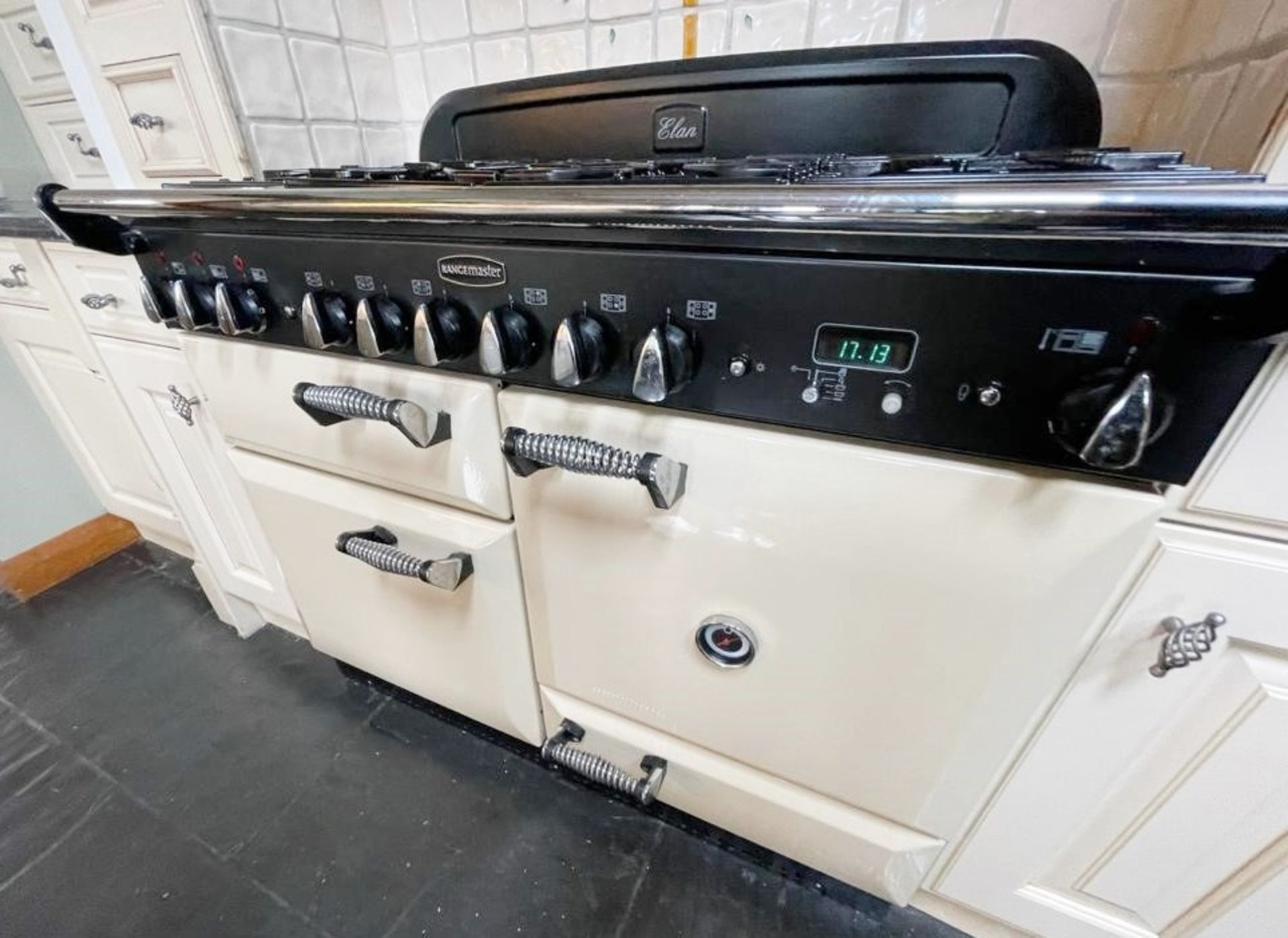 1 x RANGEMASTER ELAN 110 Dual Fuel Kitchen Range Cooker In Cream, Black And Chrome - Dimensions: 110 - Image 12 of 13