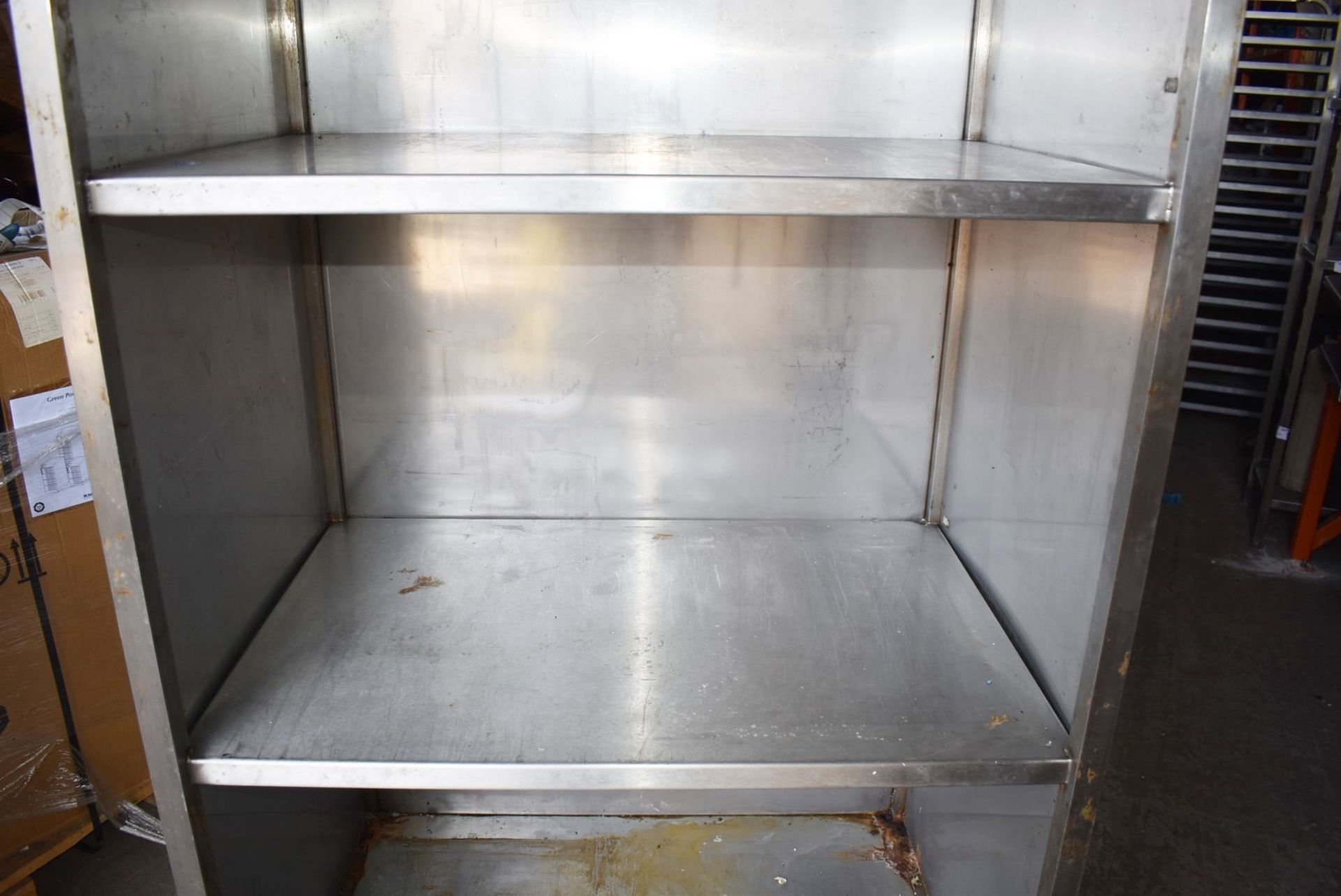 1 x Stainless Steel Commercial Mobile Kitchen Shelf Unit - Three Tier With Closed Side and Back Pane - Image 5 of 7