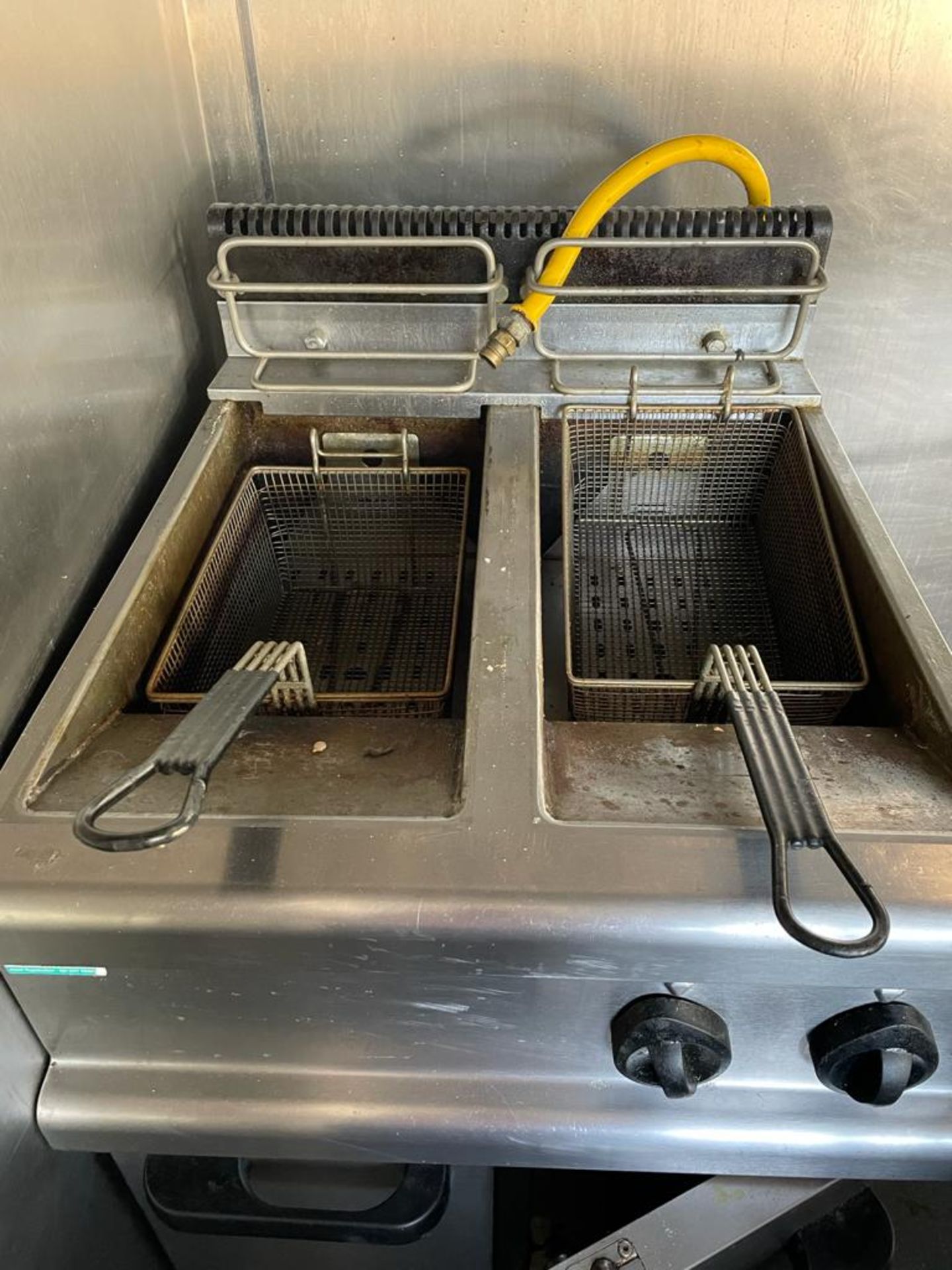 1 x Lincat Twin Tank Fryer With Baskets - Gas Fired - CL667 - Location: Brighton, Sussex, - Image 2 of 4