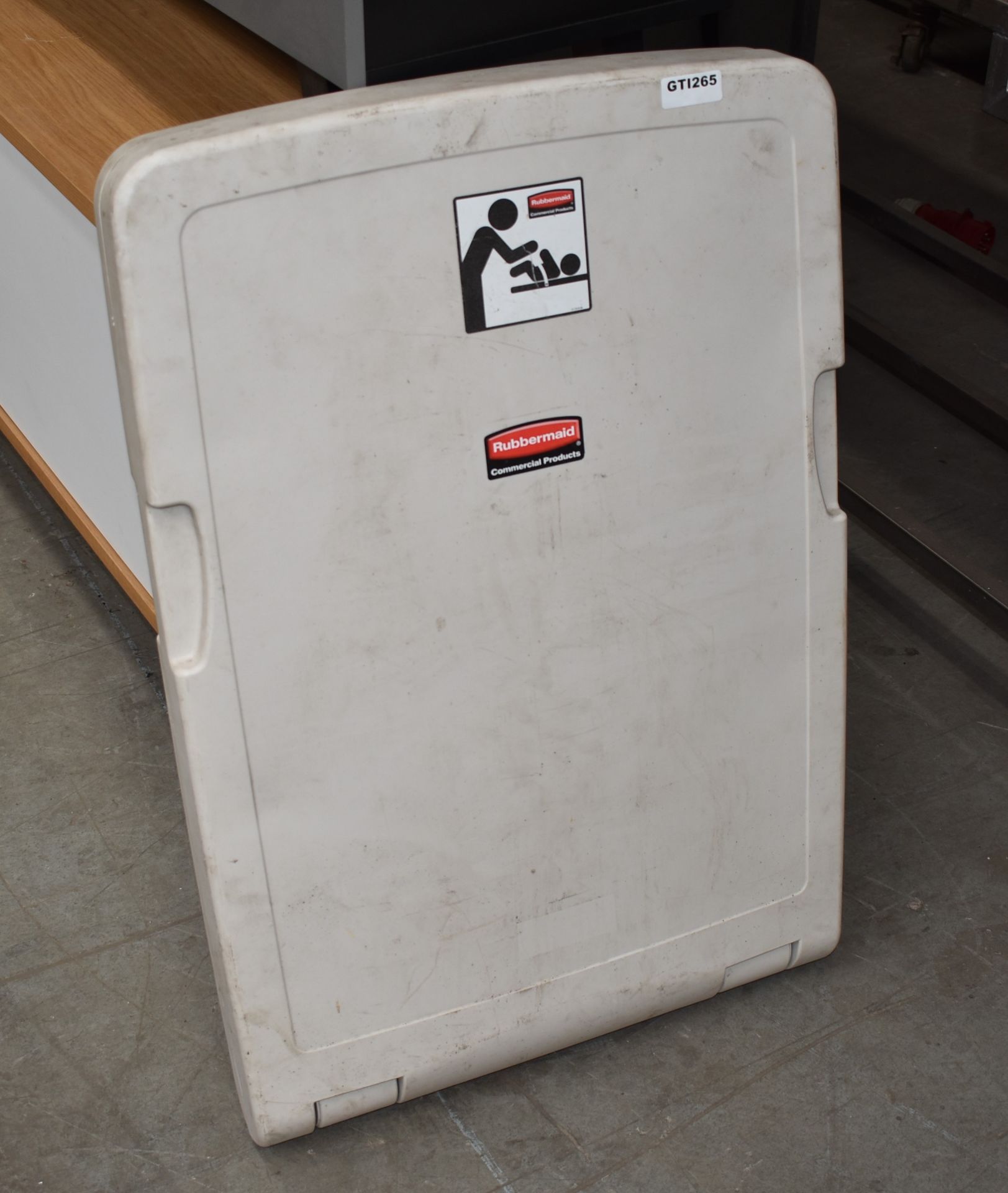 1 x Rubbermaid Wall Mounted Baby Changing Unit - CL011 - Ref: GTI265 - Location: Altrincham WA14