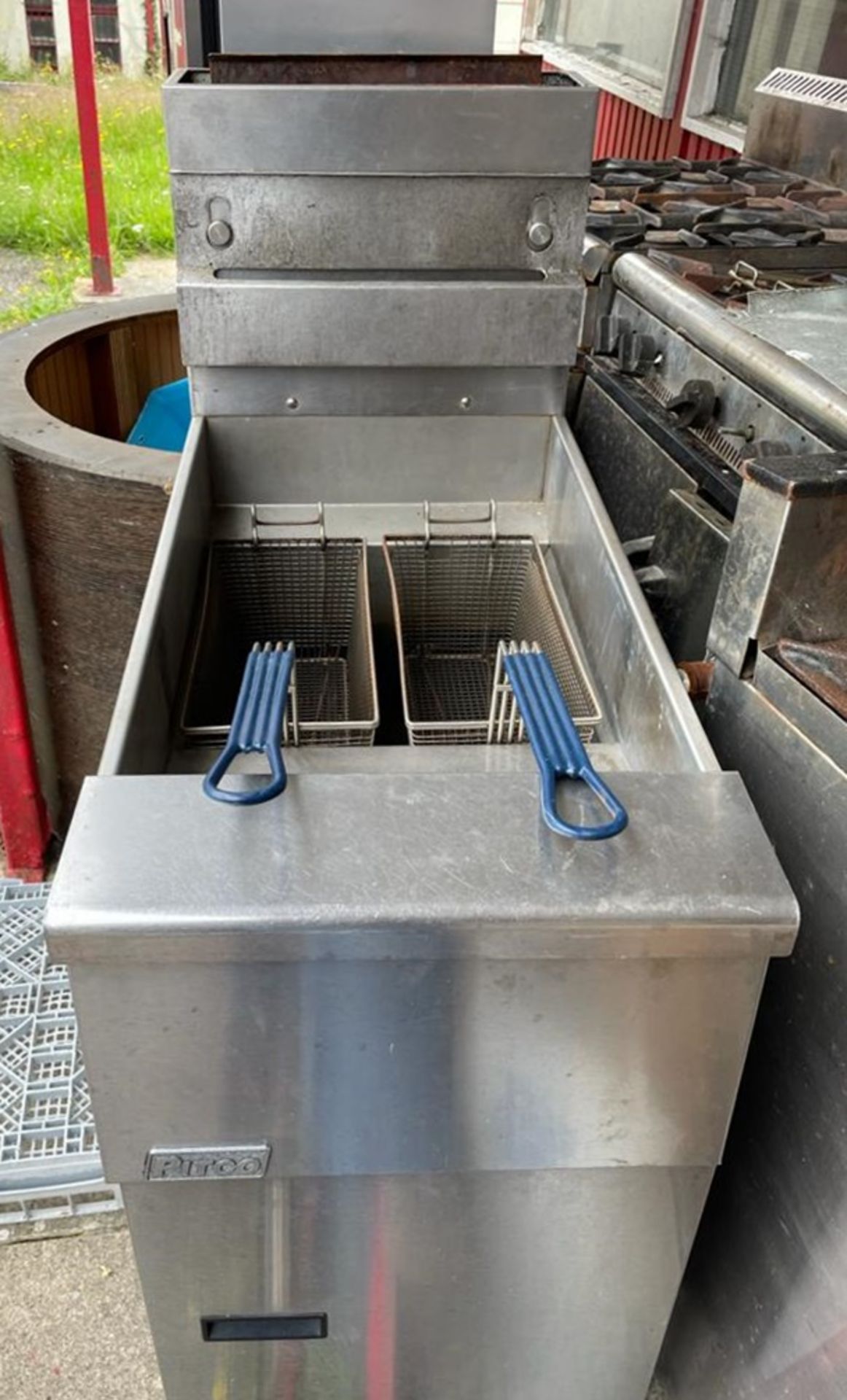 1 x Pitco Gas Fired Single Tank Fryer With Baskets - CL667 - Location: Brighton, Sussex,