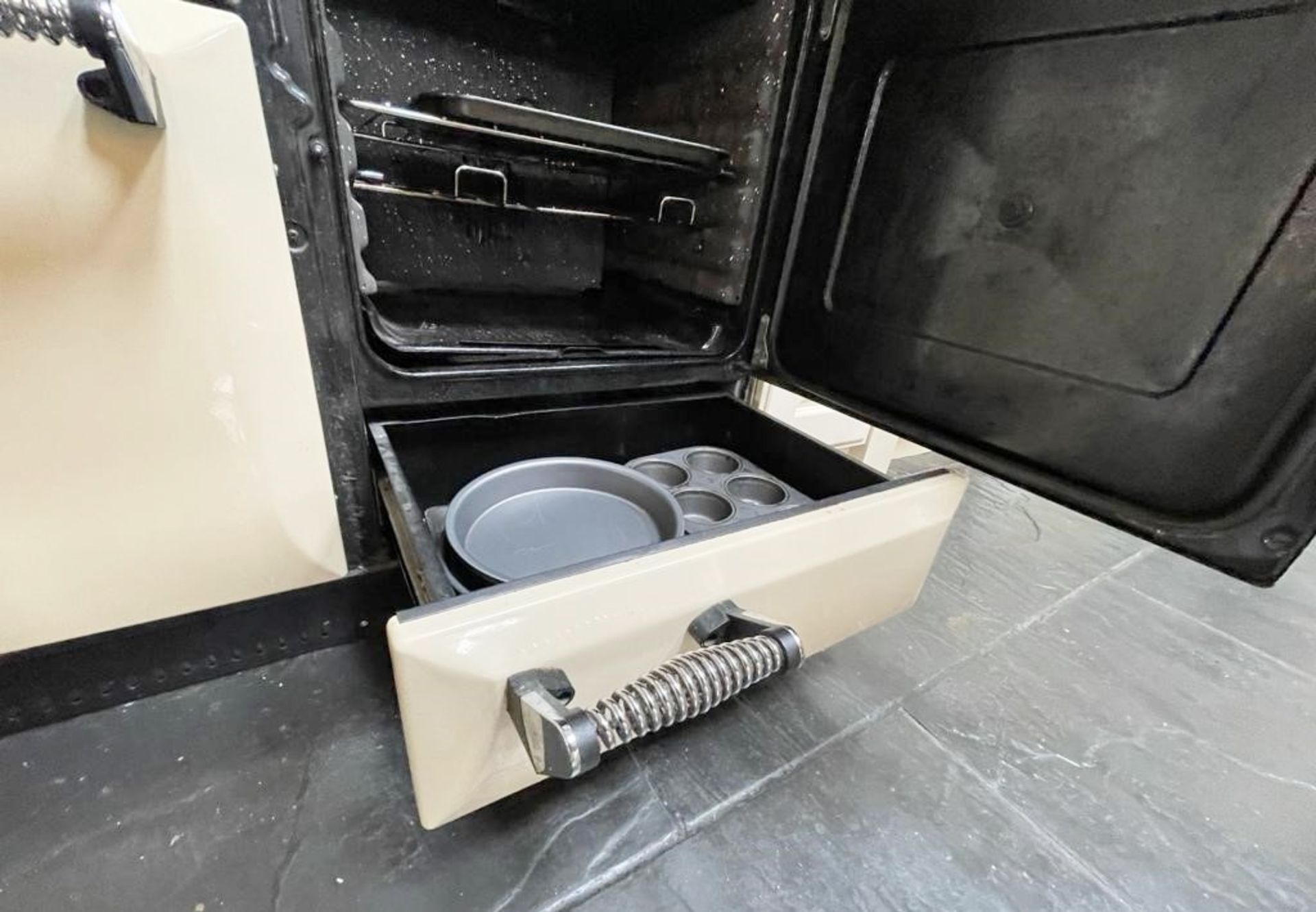 1 x RANGEMASTER ELAN 110 Dual Fuel Kitchen Range Cooker In Cream, Black And Chrome - Dimensions: 110 - Image 5 of 13