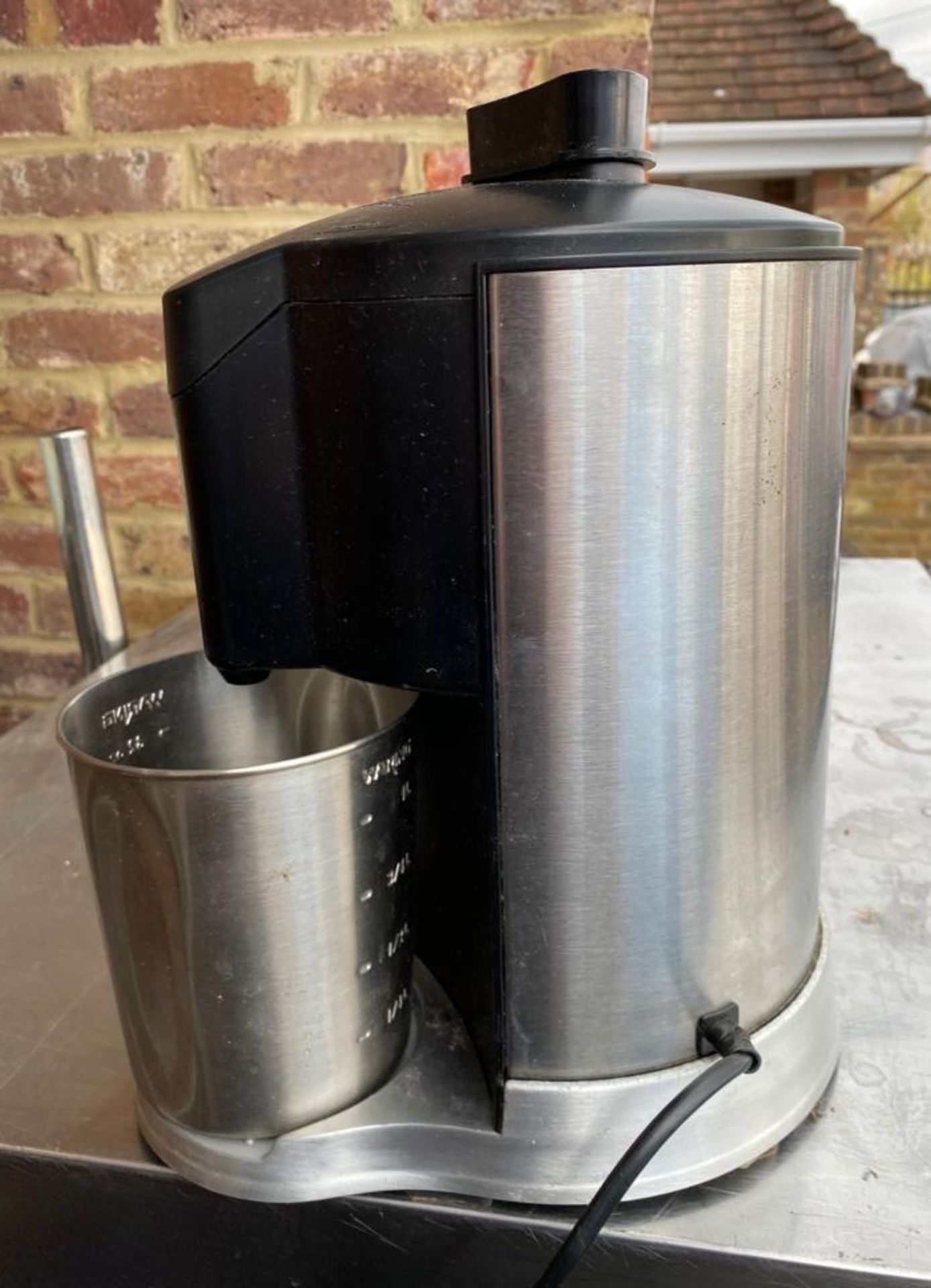 1 x Waring Kitchen Classics Juice Extractor With Stainless Steel Finish - CL667 - Location: - Image 3 of 3