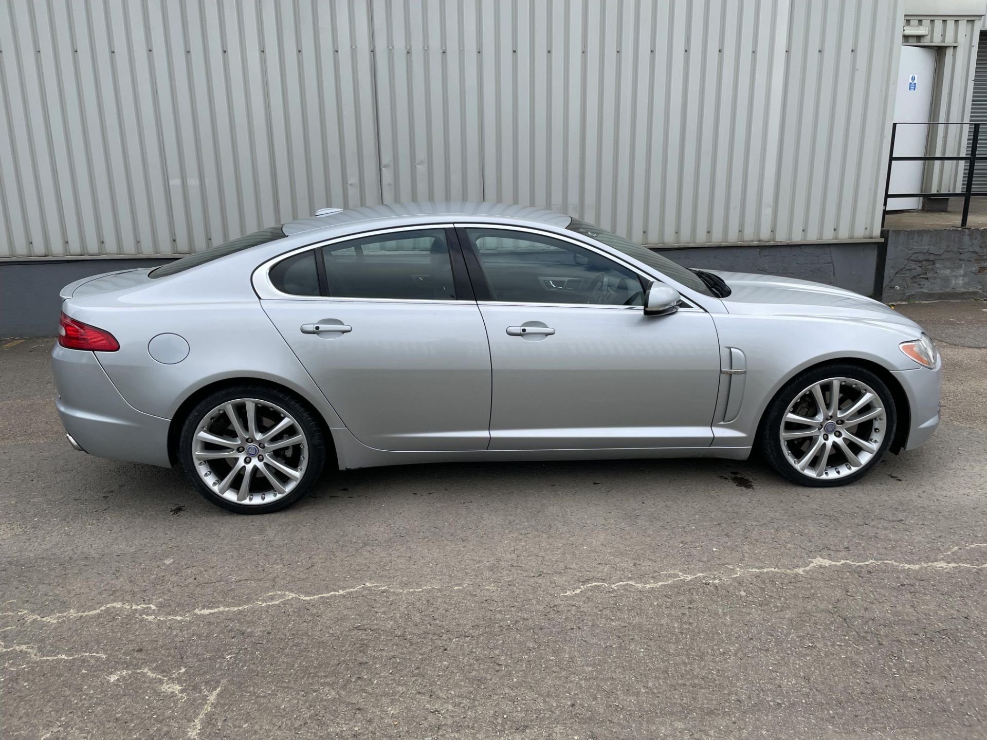 2010 Jaguar XF S Premium Luxury V6 A 5dr Saloon Silver - CL505 - NO VAT ON THE HAMMER - Location: - Image 2 of 12
