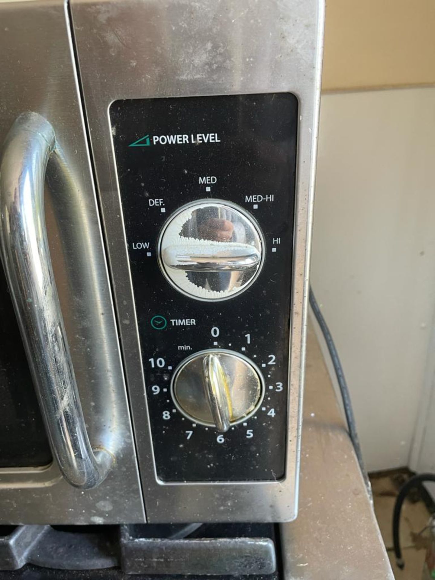 1 x Buffalo Commercial Microwave Oven - CL667 - Location: Brighton, Sussex, BN26Collections:This - Image 2 of 3