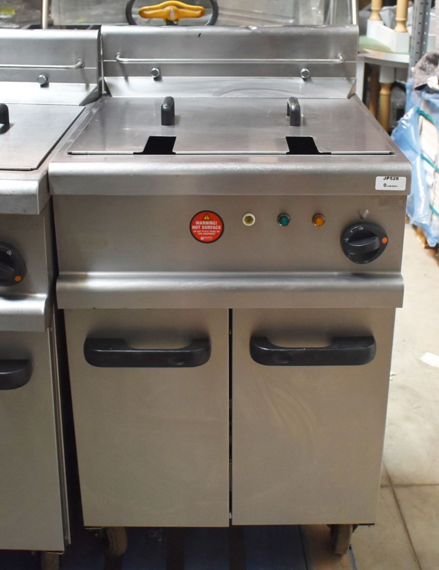 1 x Lincat Opus 700 OE7113 Single Large Tank Electric Fryer With Built In Filteration - 240V / 3PH P - Image 8 of 12