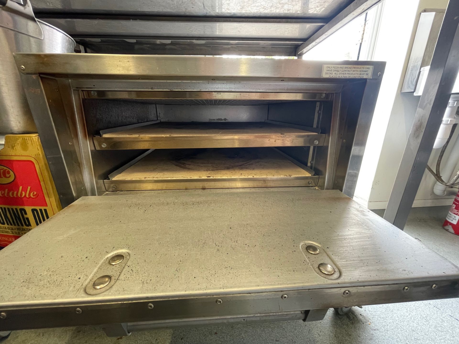 1 x Bakers Pride P-22 Twin Deck Pizza Oven - CL229 - Ref: UNK003 - NO VAT ON THE HAMMER - Location: - Image 5 of 5