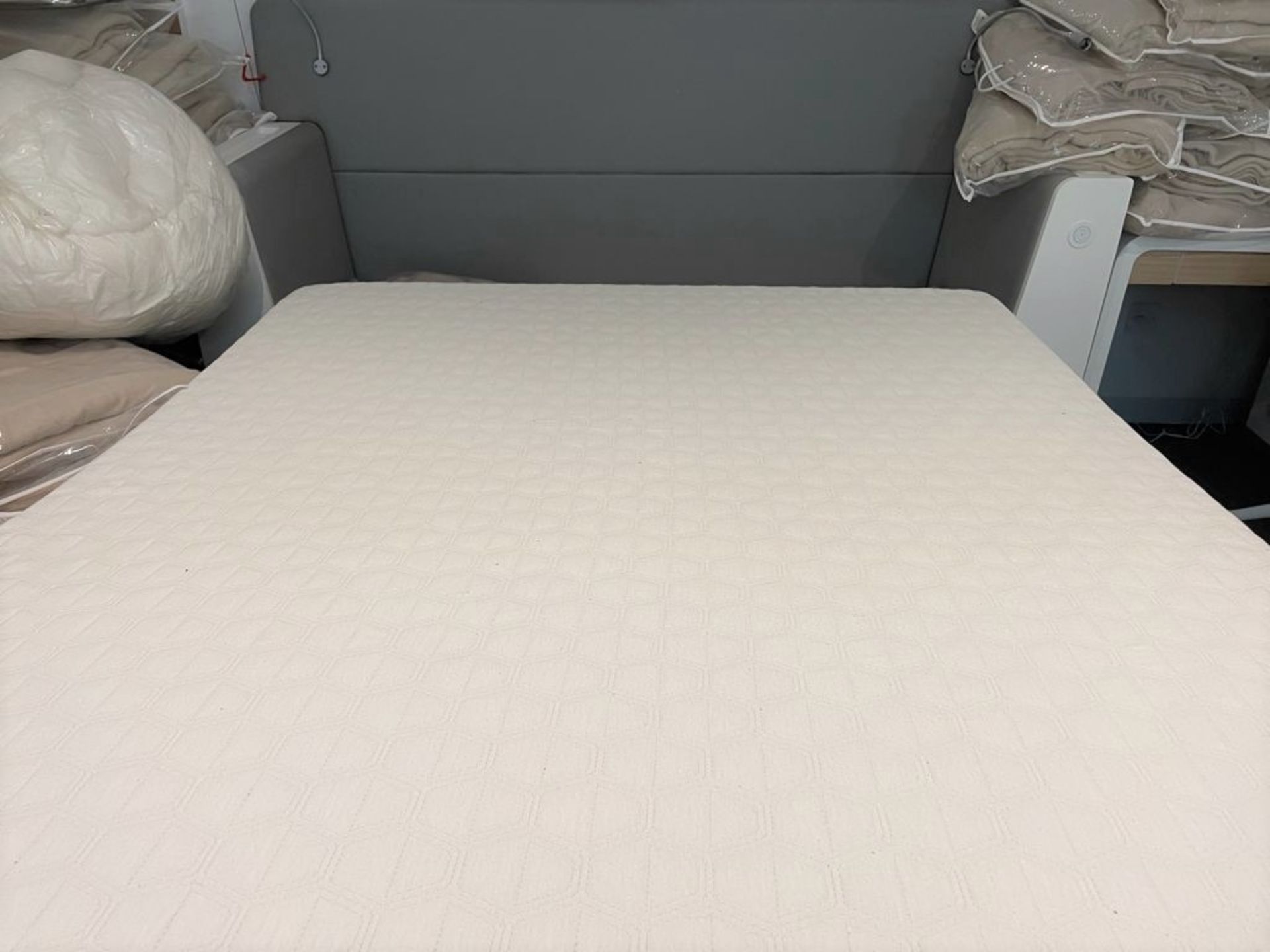1 x Double Adjustable Space Saving Smart Bed With Serta Motion Memory Foam Mattress! - Image 10 of 11