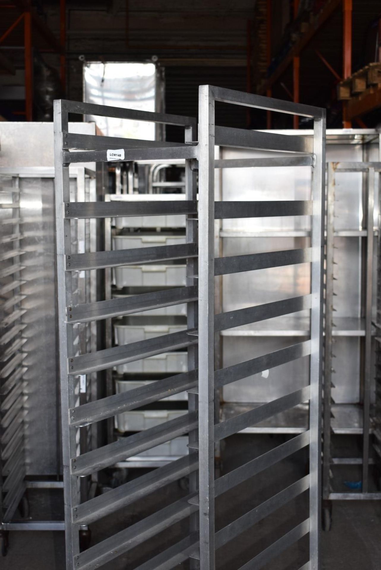 1 x Stainless Steel Commercial Kitchen Tray Rack on Wheels - Suitable For Upto 12 Trays Measuring 38 - Image 4 of 7