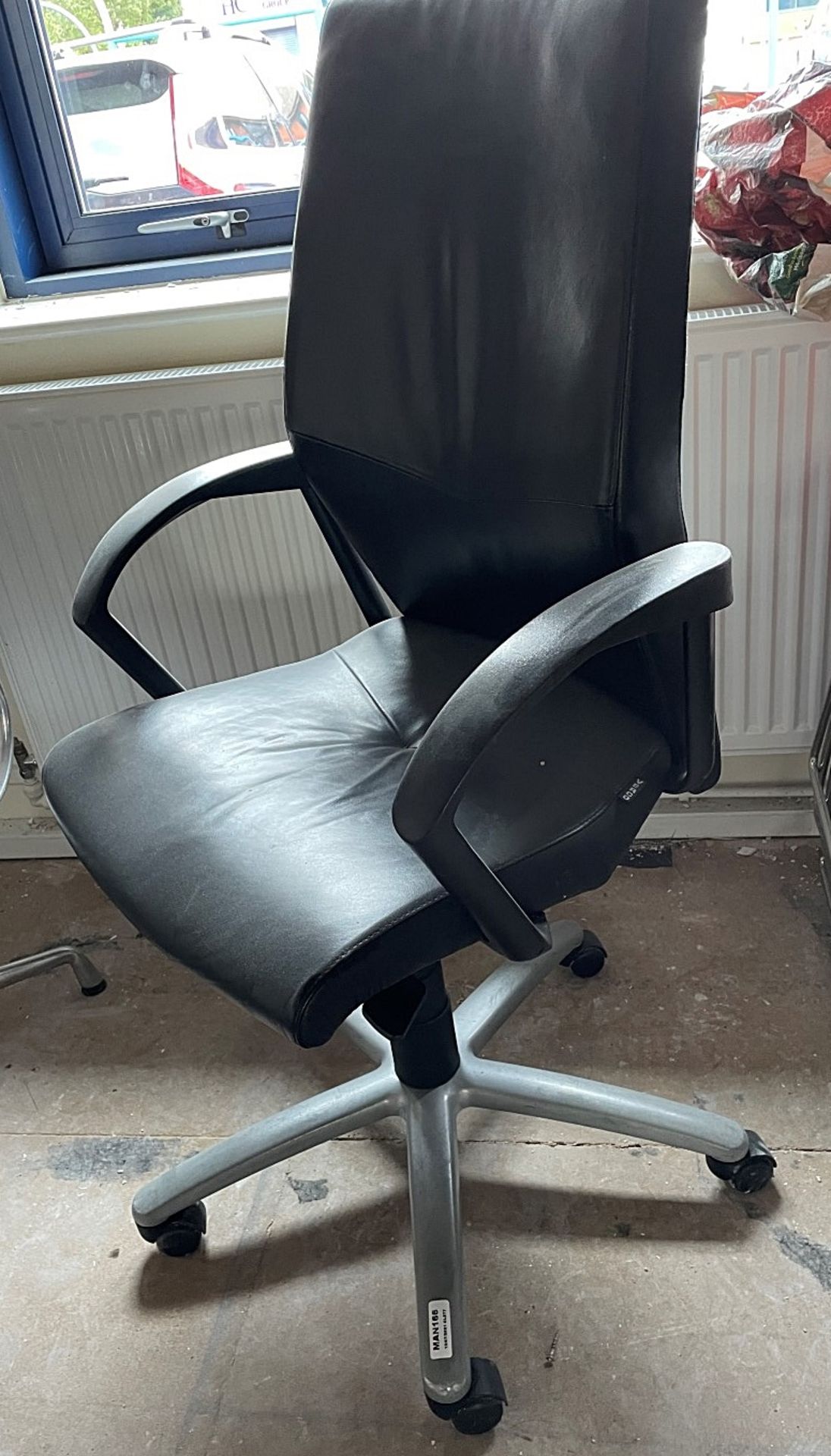 1 x Verco Ergonomic Operators Black Leather Swivel Office Chair - From A Executive Office - Image 2 of 4