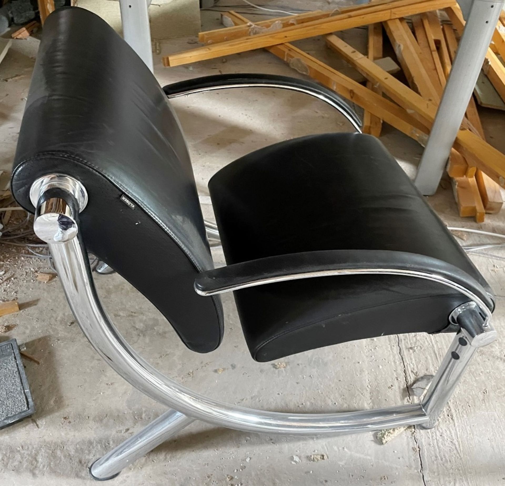 A Pair Of KLOBER Executive Meeting Chair With Arms In Black Leather & Chrome - Dimensions: H76 x - Image 3 of 6