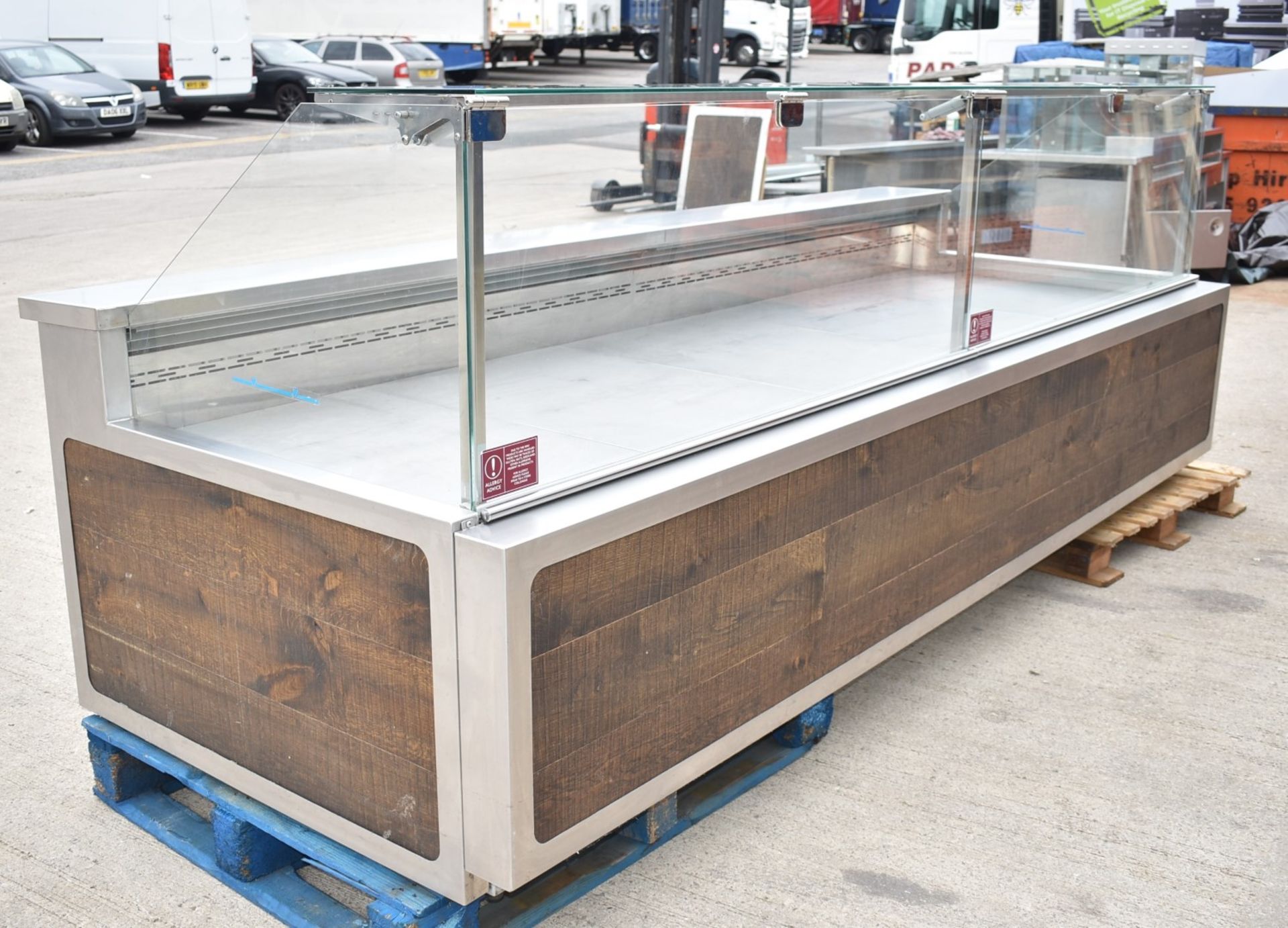 1 x Eurocryor Bistro Refrigerated Retail Counter - Suitable For Takeaways, Butchers, Deli, Cake - Image 2 of 28