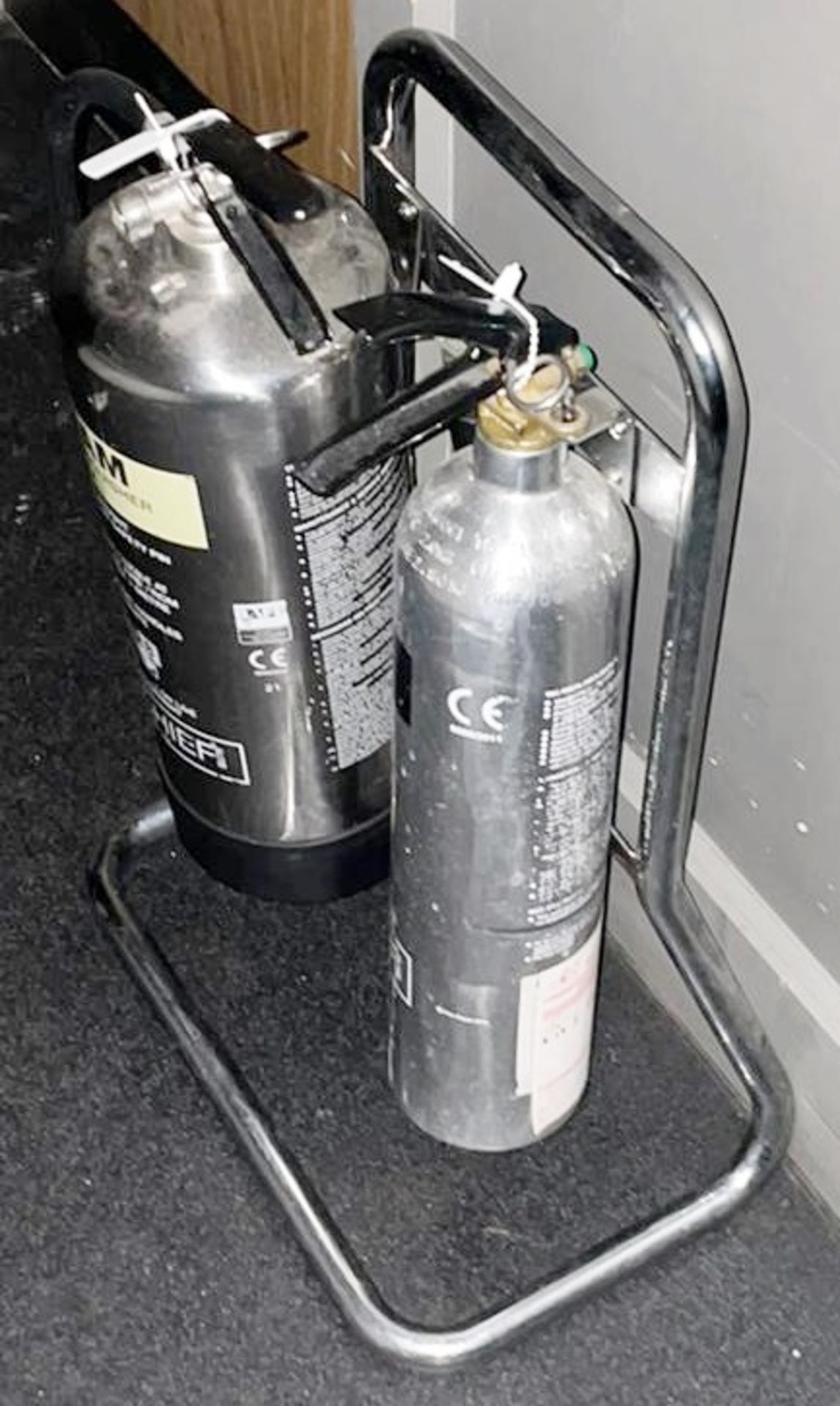 2 x Chrome Fire Extinguishers With Stand - CL674 - Location: Telford, TF3 Collections: This item