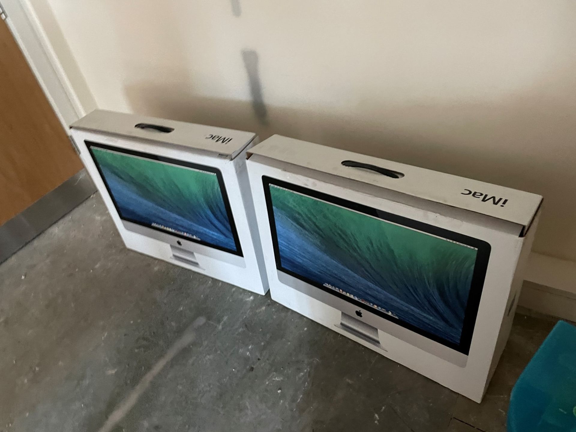 2 x Empty Imac Boxes- - From A Working Office Environment - CL680 - Ref: Man Imac Box - Location: