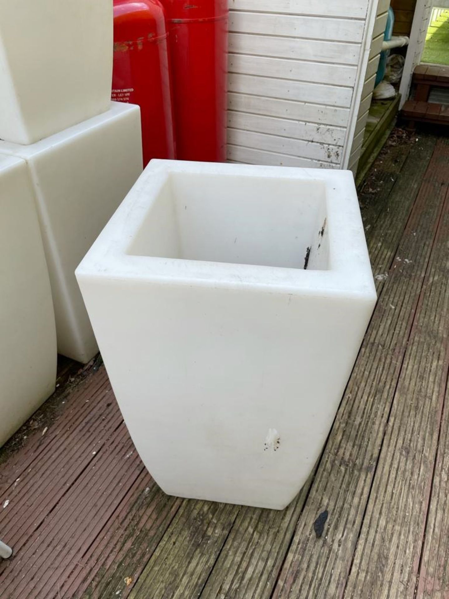 4 x Polycarbonate LED Plant Pots - CL667 - Location: Brighton, Sussex, BN26Collections:This item