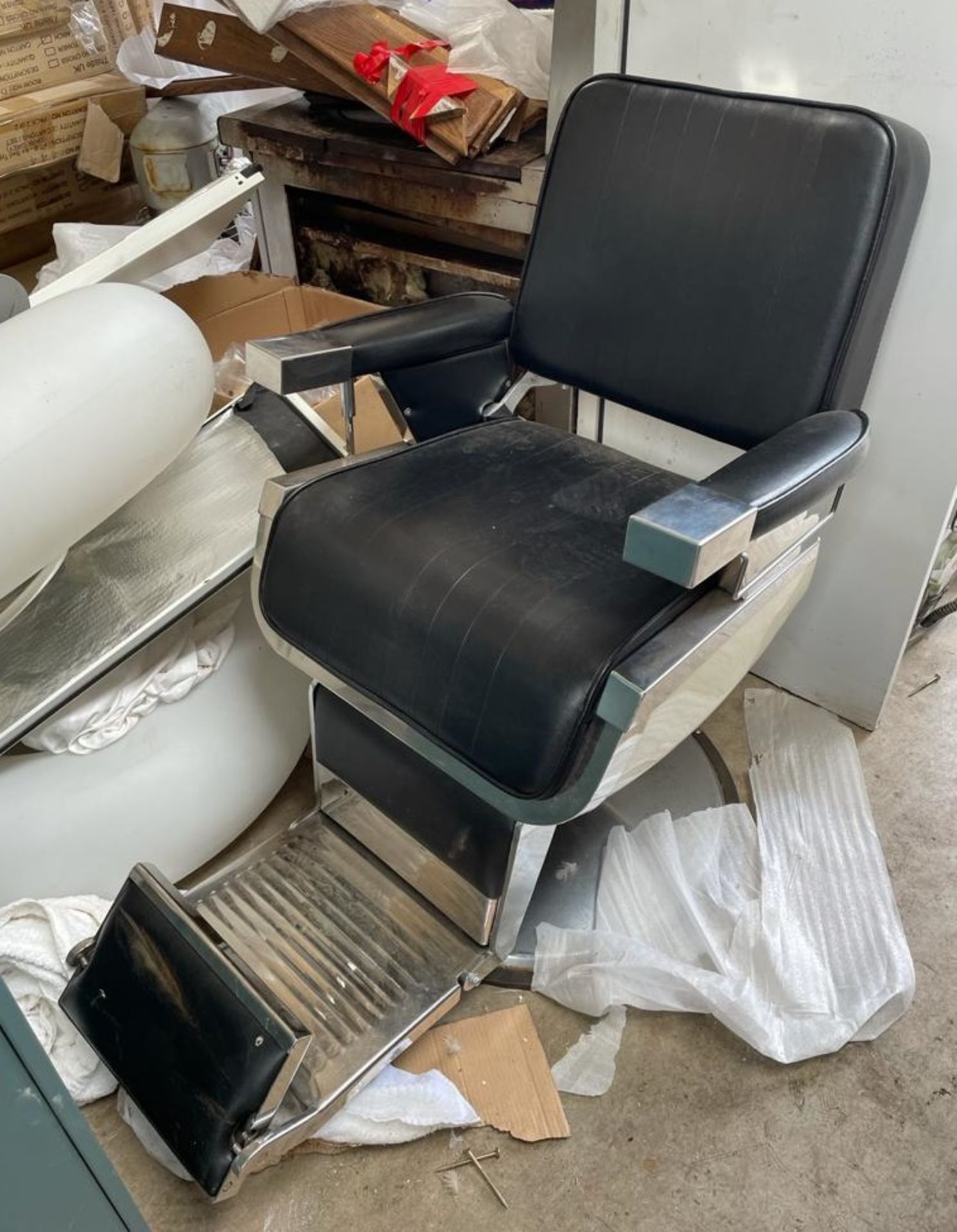 1 x Barbers Chair With Foot Rest - Head Rest Not Included - CL667 - Location: Brighton, Sussex,