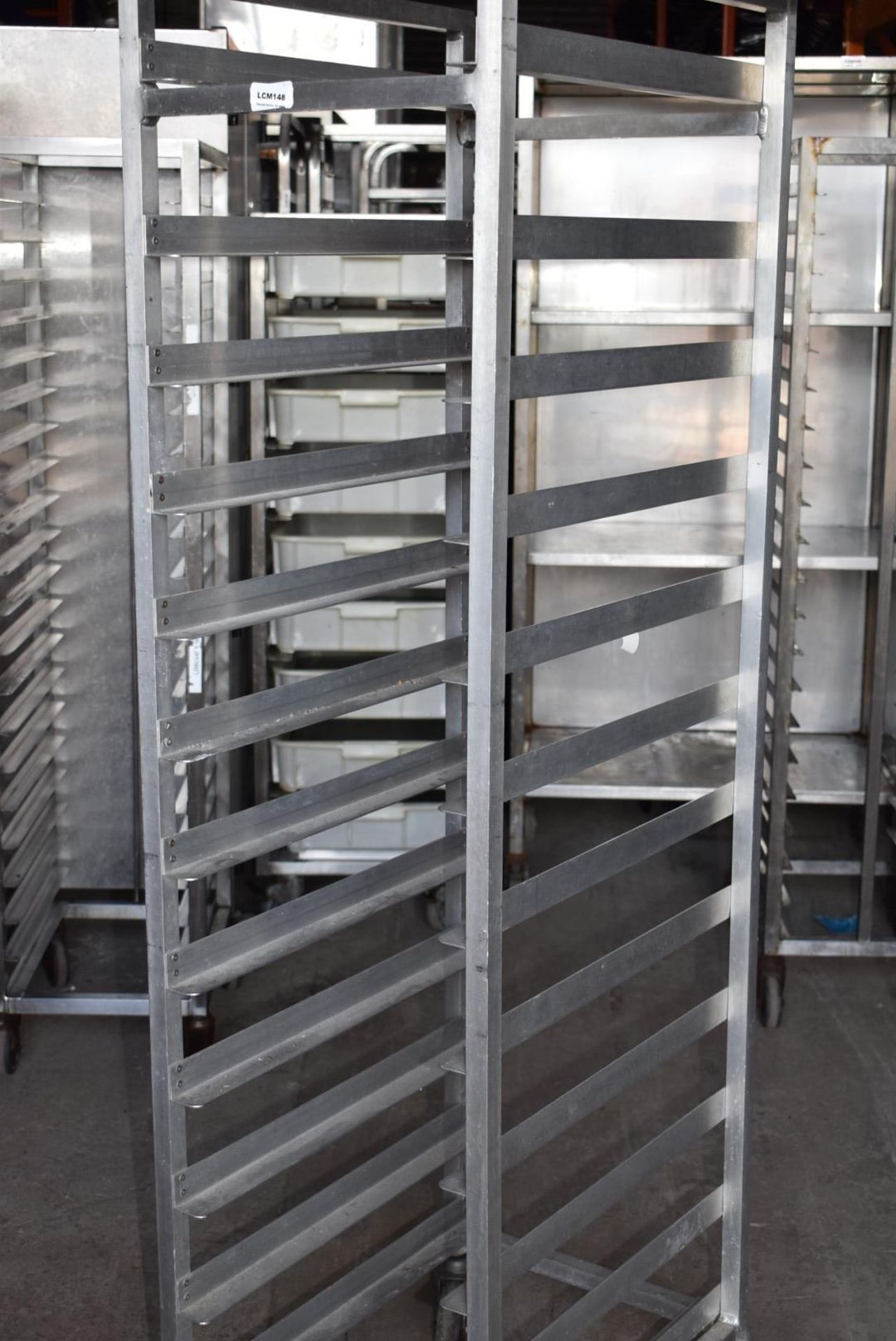 1 x Stainless Steel Commercial Kitchen Tray Rack on Wheels - Suitable For Upto 12 Trays Measuring 38 - Image 3 of 7