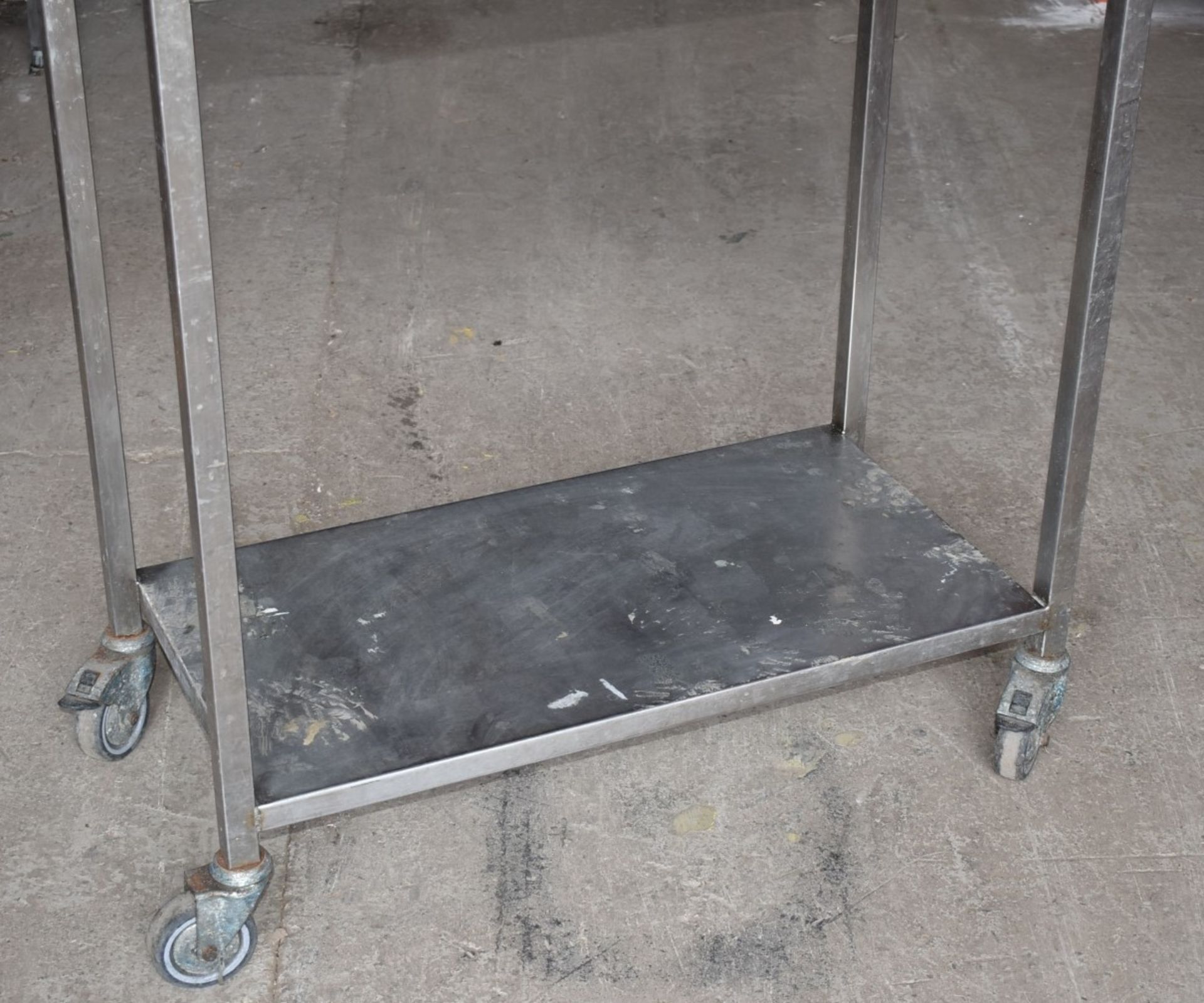 1 x Stainless Steel Two Tier Shelf Unit With Castor Wheels - Dimensions: H170 x W90 x D45 cms - - Image 2 of 10