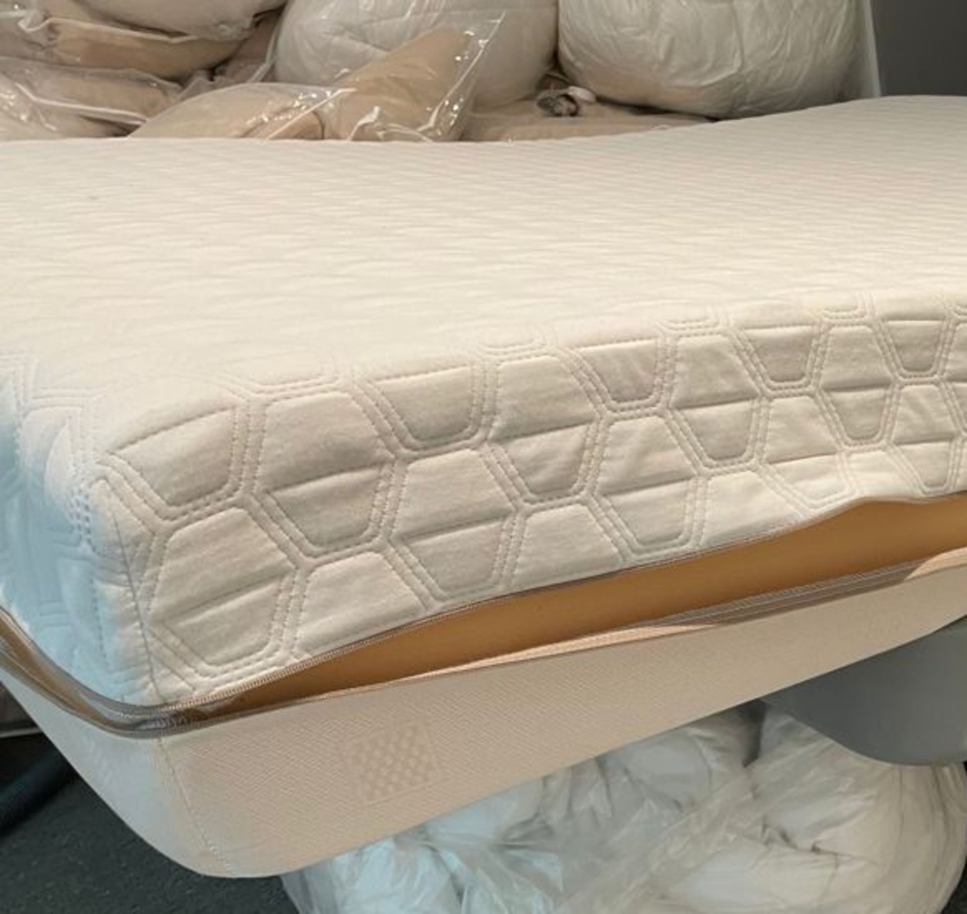 1 x Double Adjustable Space Saving Smart Bed With Serta Motion Memory Foam Mattress! - Image 9 of 11