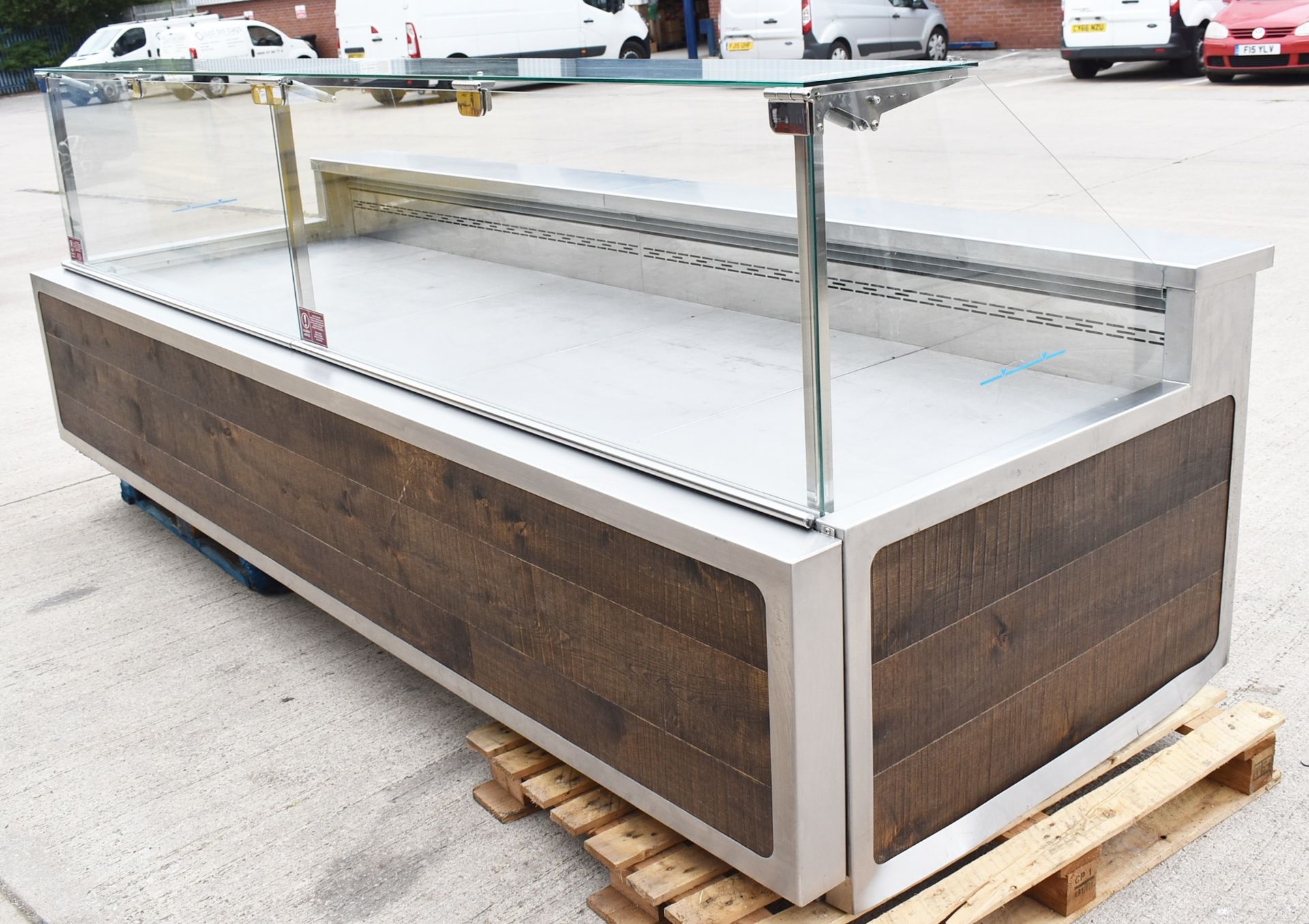 1 x Eurocryor Bistro Refrigerated Retail Counter - Suitable For Takeaways, Butchers, Deli, Cake - Image 20 of 28