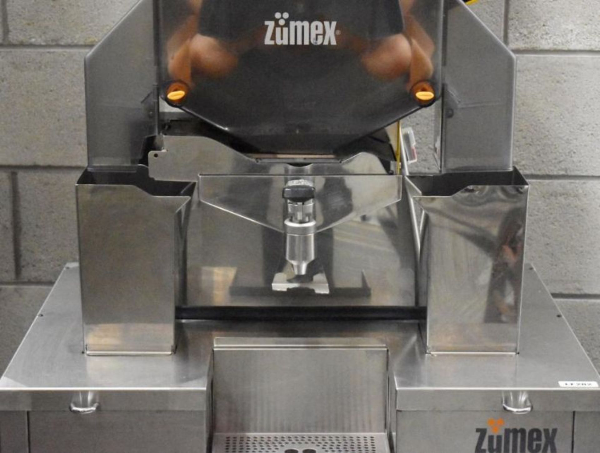 1 x Zumex Speed S +Plus Self-Service Podium Commercial Citrus Juicer - Manufactured in 2018 - Ideal - Image 2 of 14