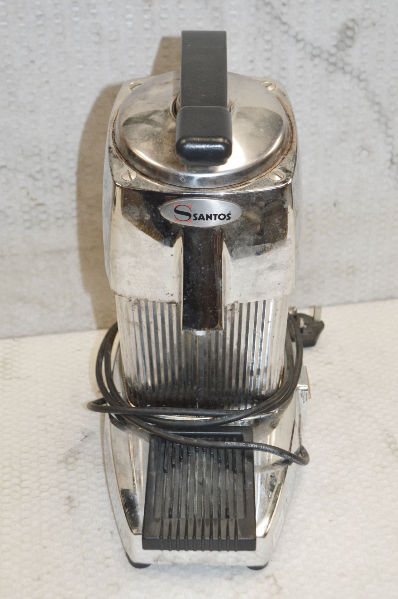 1 x Santos French Handmade Juicer - (220-240volts) - Recently Removed From A Commercial Restaurant - Image 5 of 13