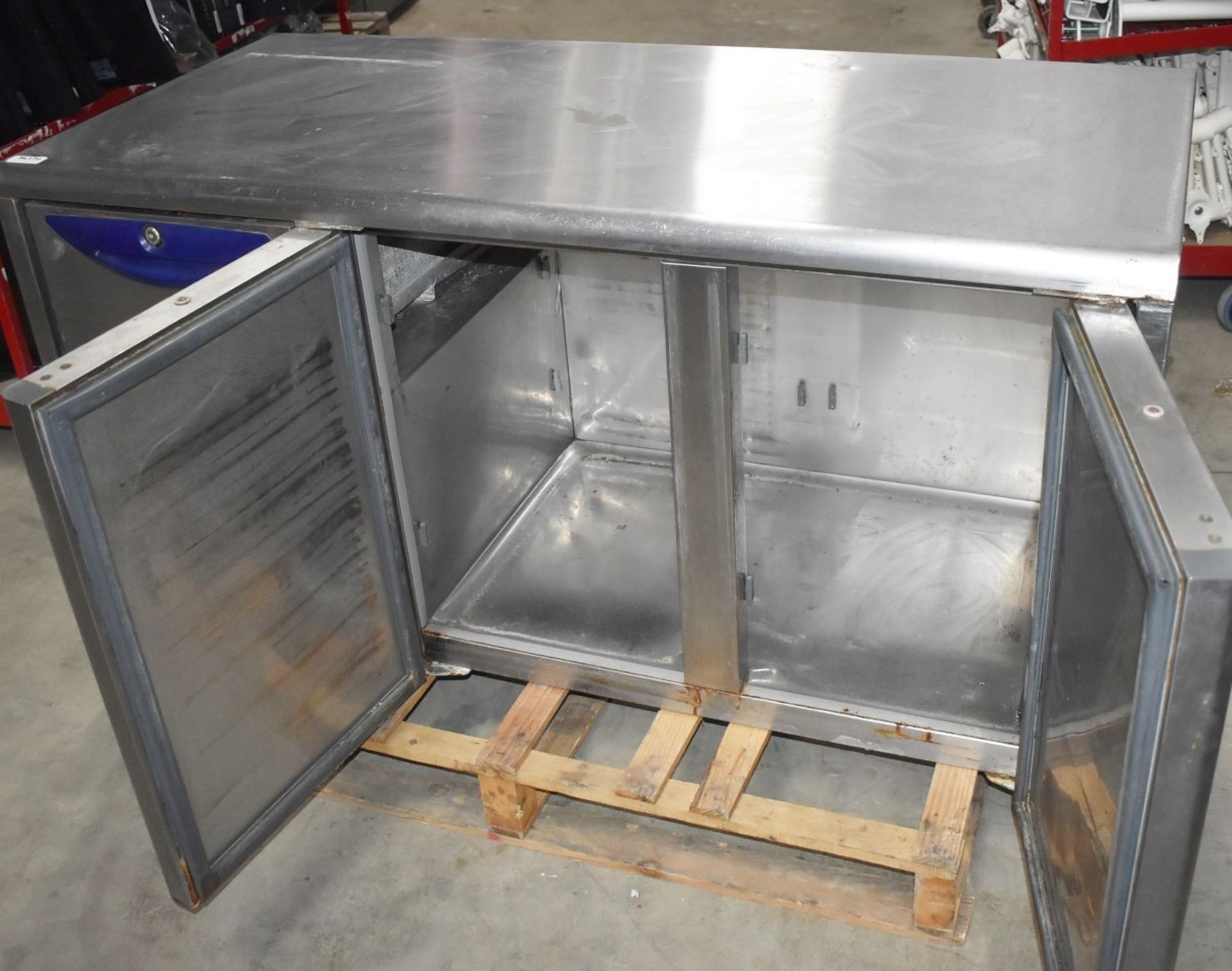 1 x Williams Two Door Countertop Refrigerator With Stainless Steel Exterior - Removed From a - Image 4 of 6