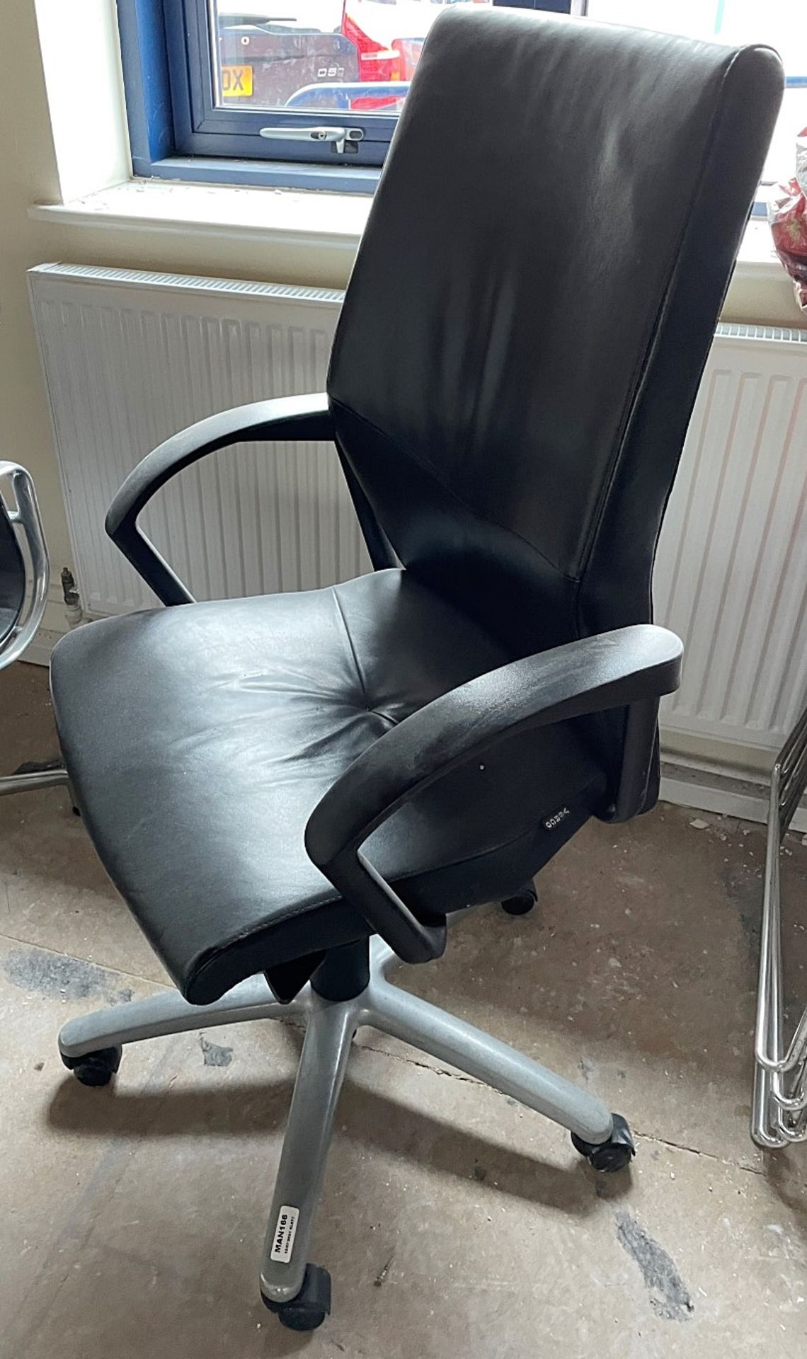 1 x Verco Ergonomic Operators Black Leather Swivel Office Chair - From A Executive Office - Image 3 of 4