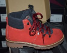 1 x Pair of Designer Olang Merano BTX 815 Rosso Women's Winter Boots - Euro Size 39 - Brand New