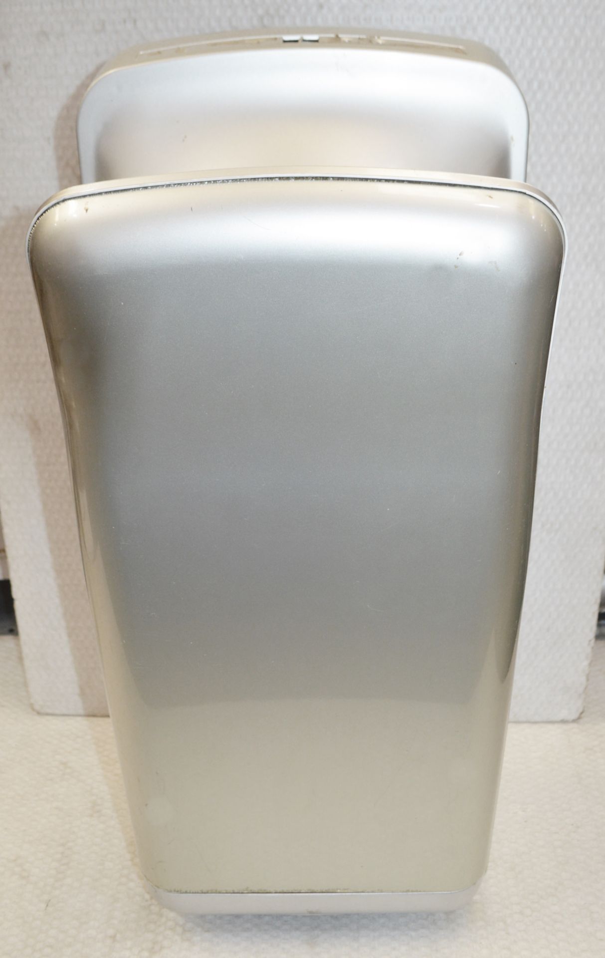 1 x Gorillo Blade Hand Dryer - Model: HdG1000 - RRP £384 - Recently Removed From A Commercial