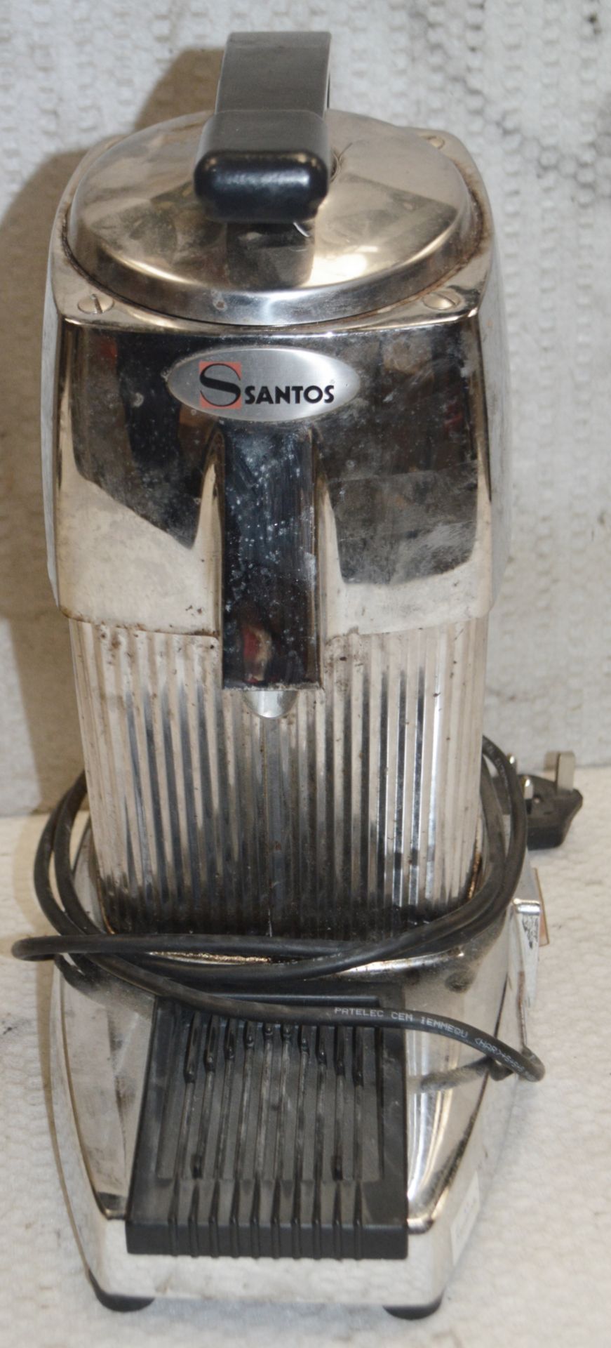 1 x Santos French Handmade Juicer - (220-240volts) - Recently Removed From A Commercial Restaurant - Image 4 of 13