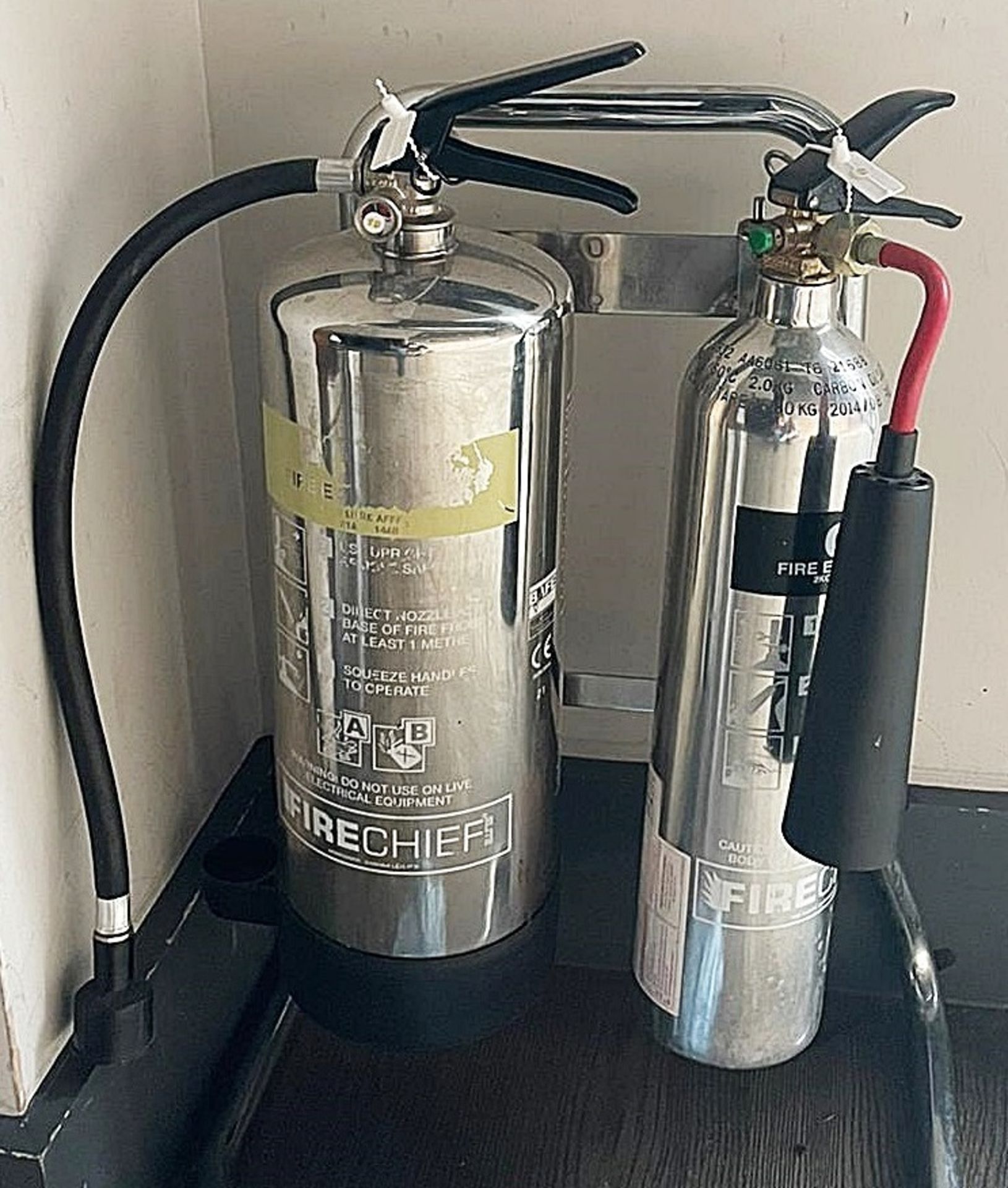 4 x Chrome Fire Extinguishers With Stands - CL674 - Location: Telford, TF3Collections:This item is