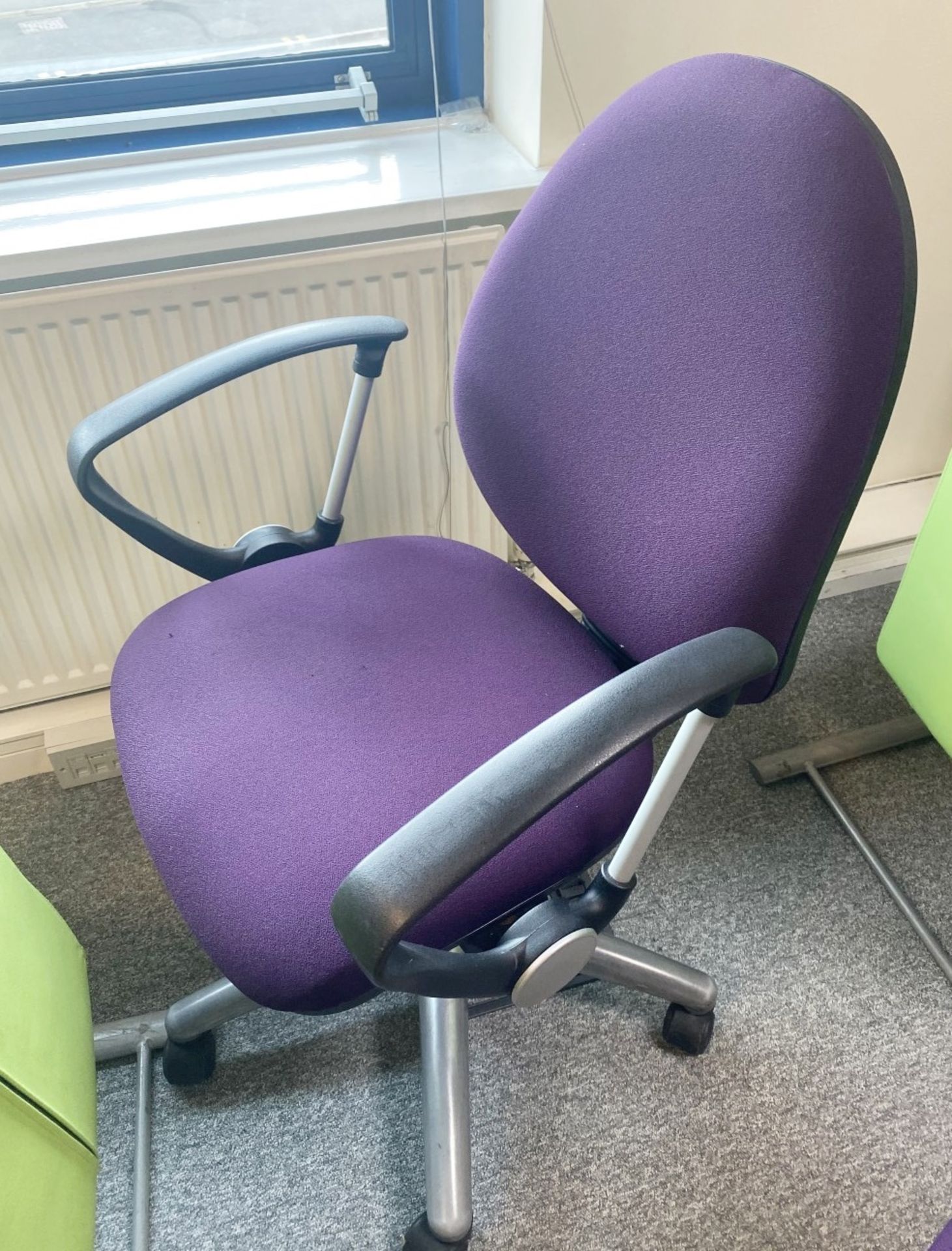 4 x TORASEN 'Mercury' Office Purple Swivel Chairs (M60A) - From An Executive Office Environment - - Image 3 of 6