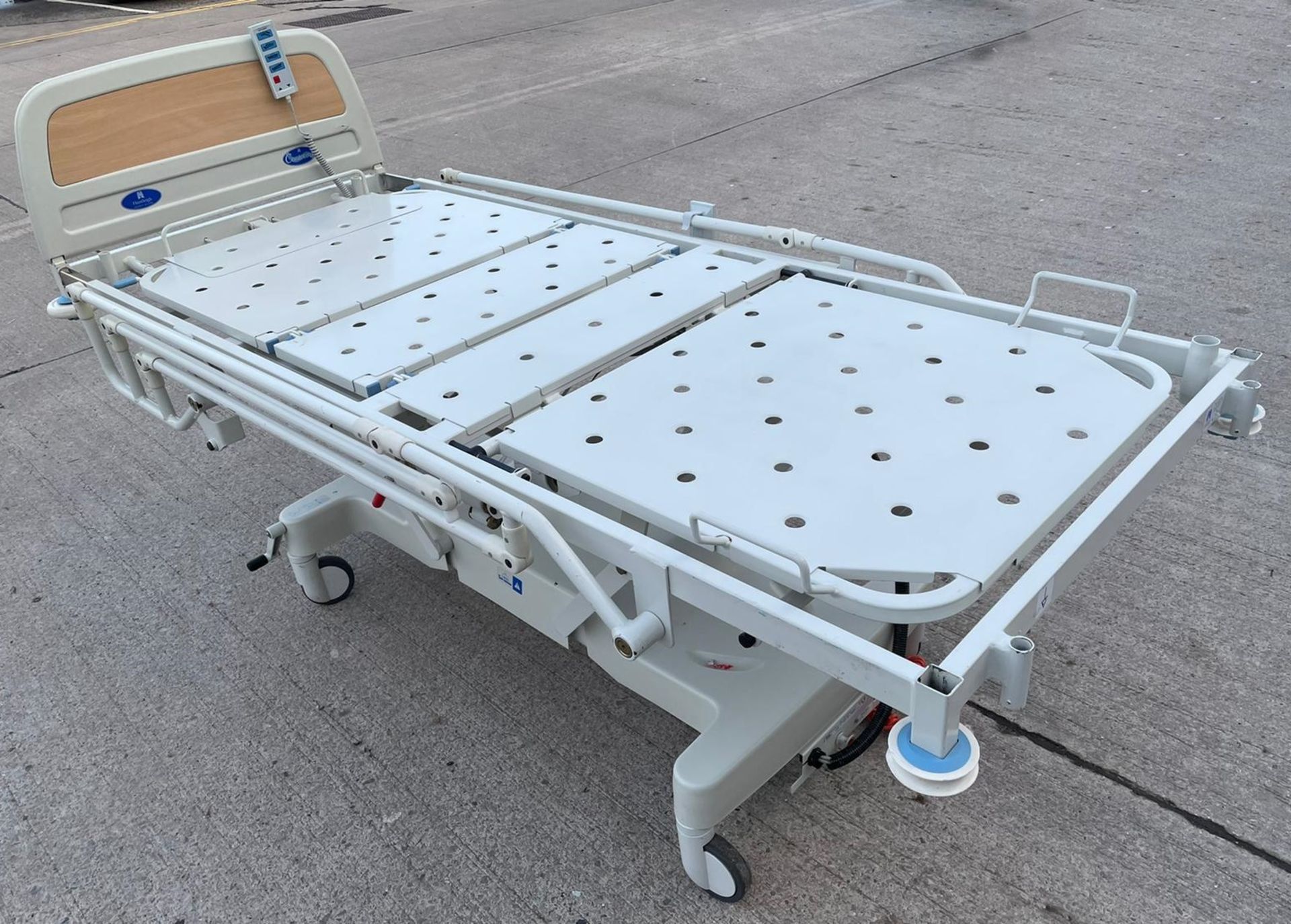 1 x Huntleigh CONTOURA Electric Hospital Bed - Features Rise/Fall 3-Way Profiling, Side Rails, - Image 7 of 16