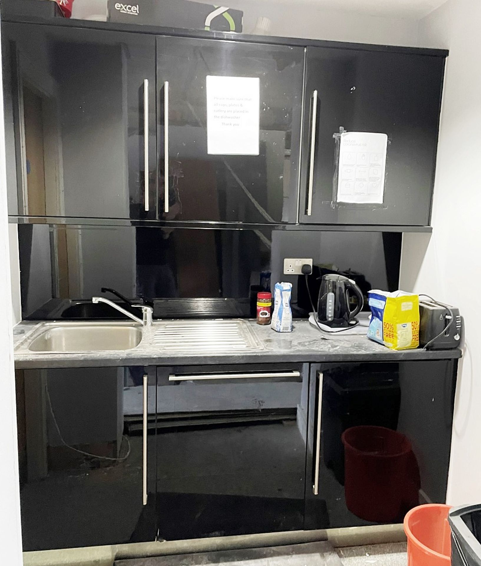 1 x 6-Door Kitchen Sink Unit In A Black Gloss Finish With Integrated Fridge & Dishwasher