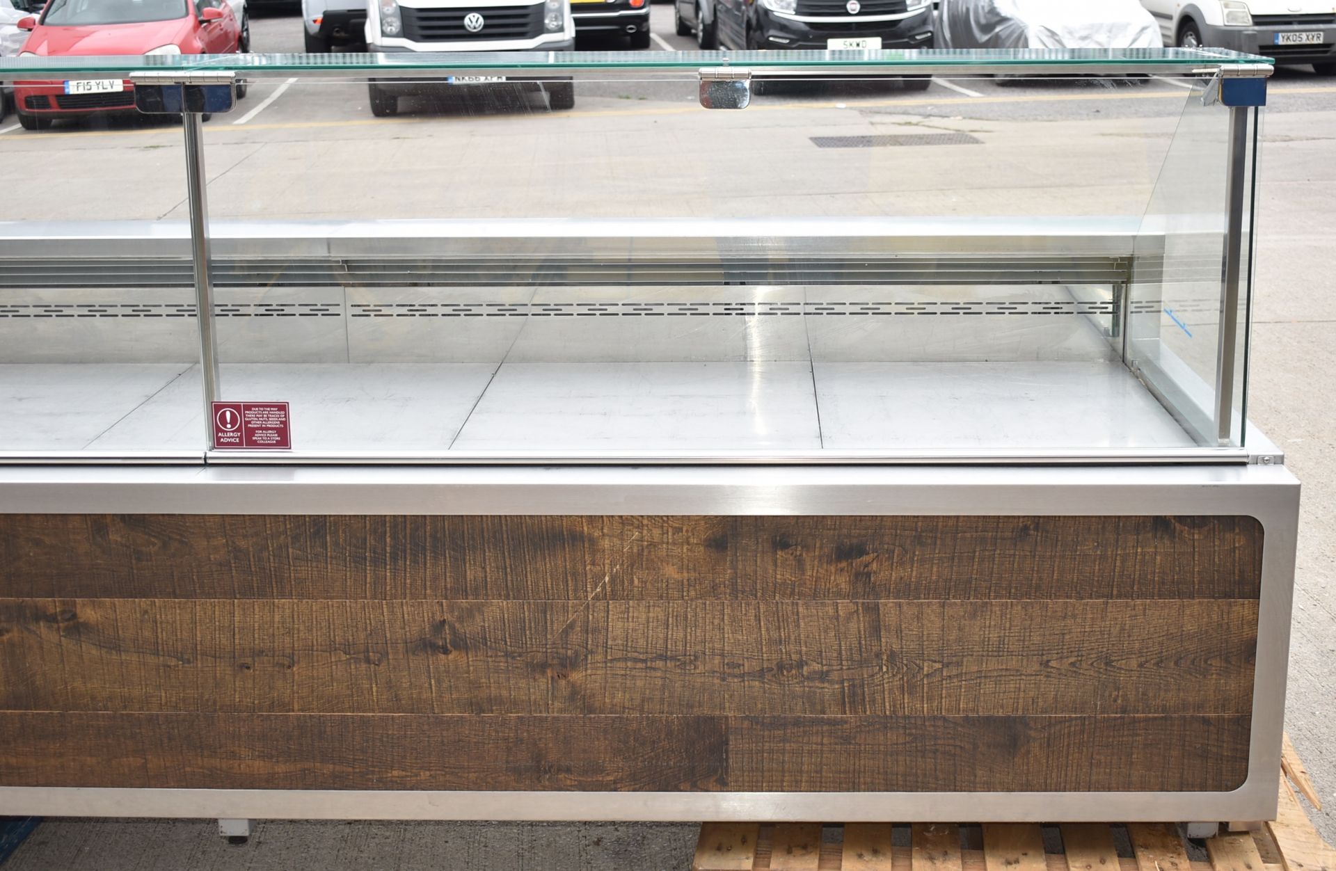 1 x Eurocryor Bistro Refrigerated Retail Counter - Suitable For Takeaways, Butchers, Deli, Cake - Image 8 of 28
