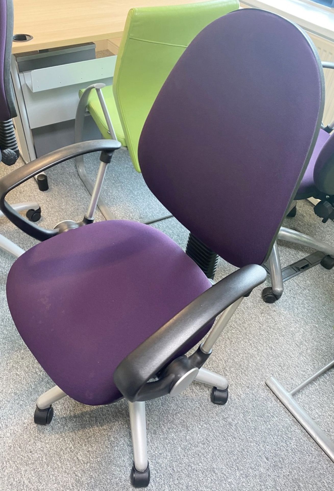 4 x TORASEN 'Mercury' Office Purple Swivel Chairs (M60A) - From An Executive Office Environment - - Image 2 of 6