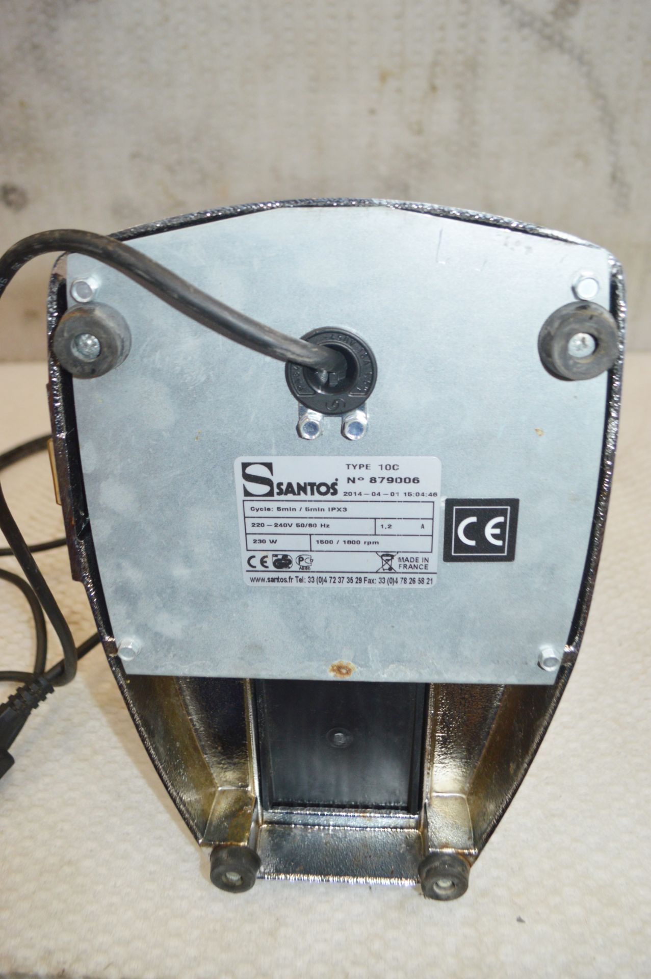 1 x Santos French Handmade Juicer - (220-240volts) - Recently Removed From A Commercial Restaurant - Image 10 of 13