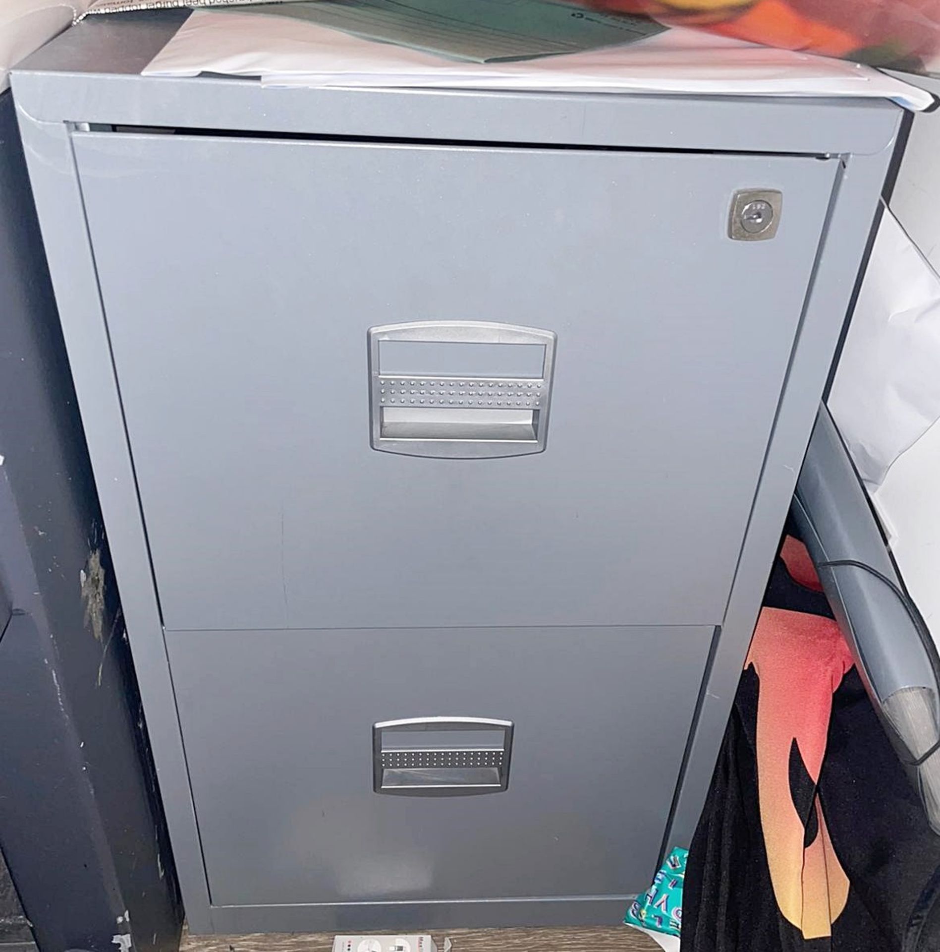 1 x Two Drawer Metal Filing Cabinet - CL674 - Location: Telford, TF3 Collections: This item is to be