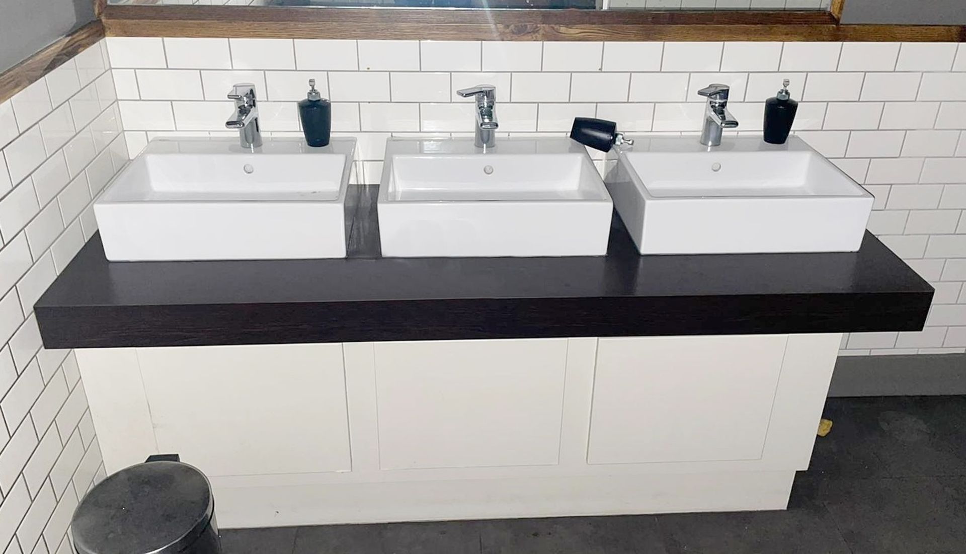 1 x Bathroom Sink Unit With Three Ceramic Countertop Sink Basins and Mixer Taps - Dimensions H120
