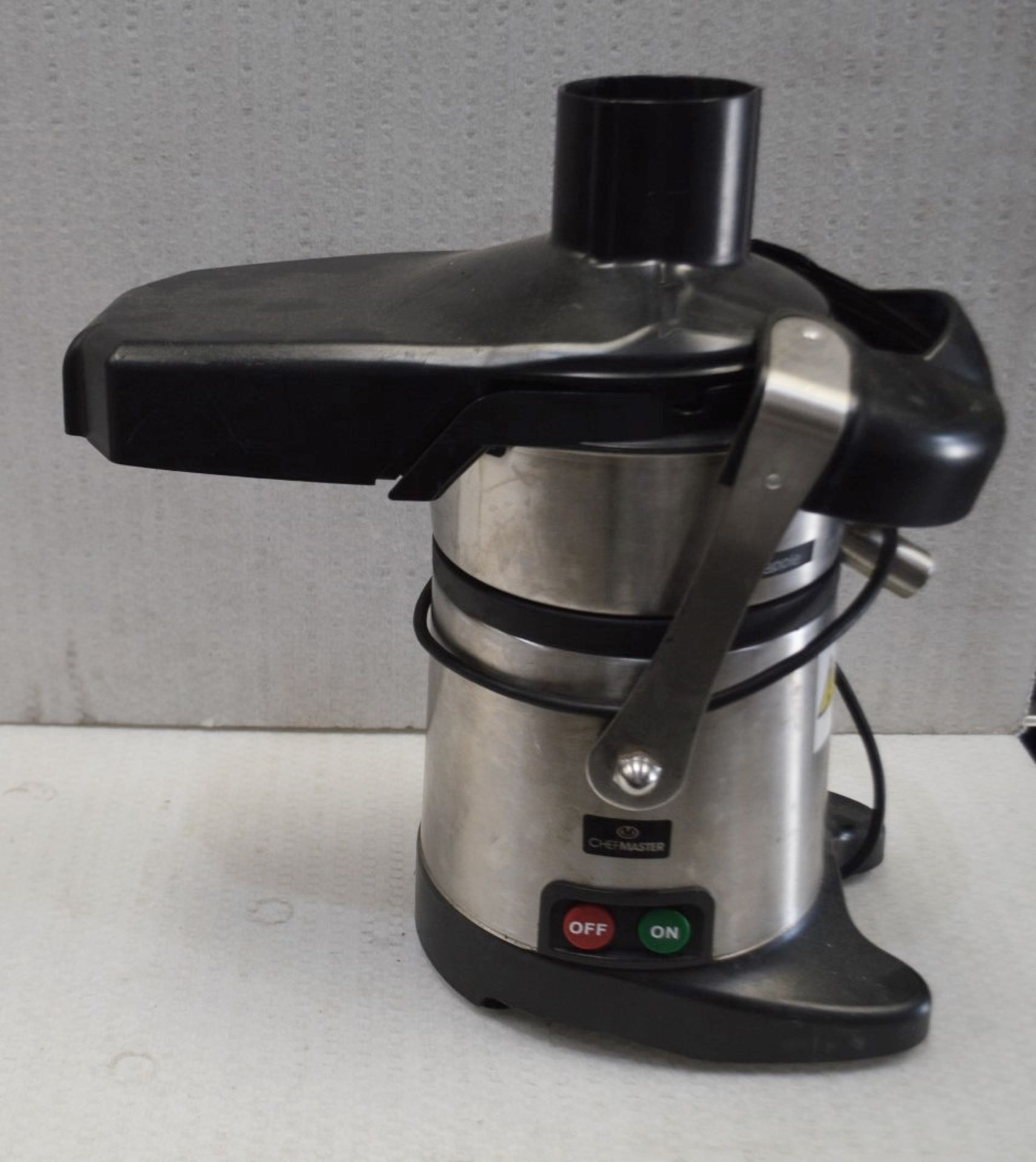 1 x Chef Master Automatic Juicer - Recently Removed From A Commercial Restaurant Environment - CL011
